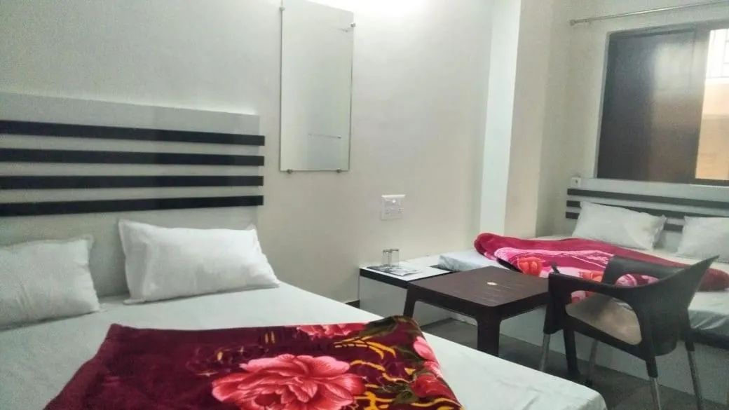 Hotel Shiva palace Haridwar - nearby bus and railway station