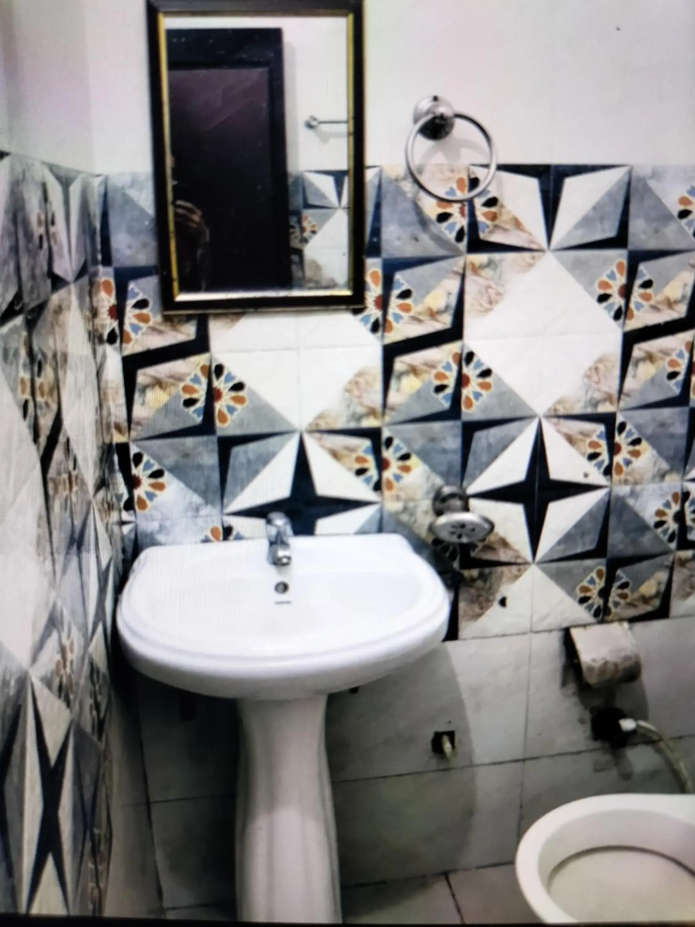 Hotel Shiva palace Haridwar - nearby bus and railway station Hotel Shiva palace Haridwar - nearby bus and railway station