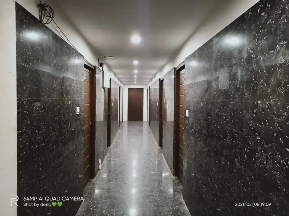 Hotel Shiva palace Haridwar - nearby bus and railway station Hotel Shiva palace Haridwar - nearby bus and railway station