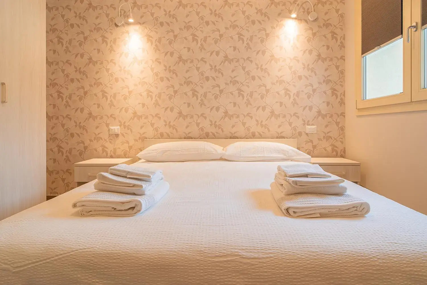 Large Double Room in Le Alpi bed&living Large Double Room in Le Alpi bed&living