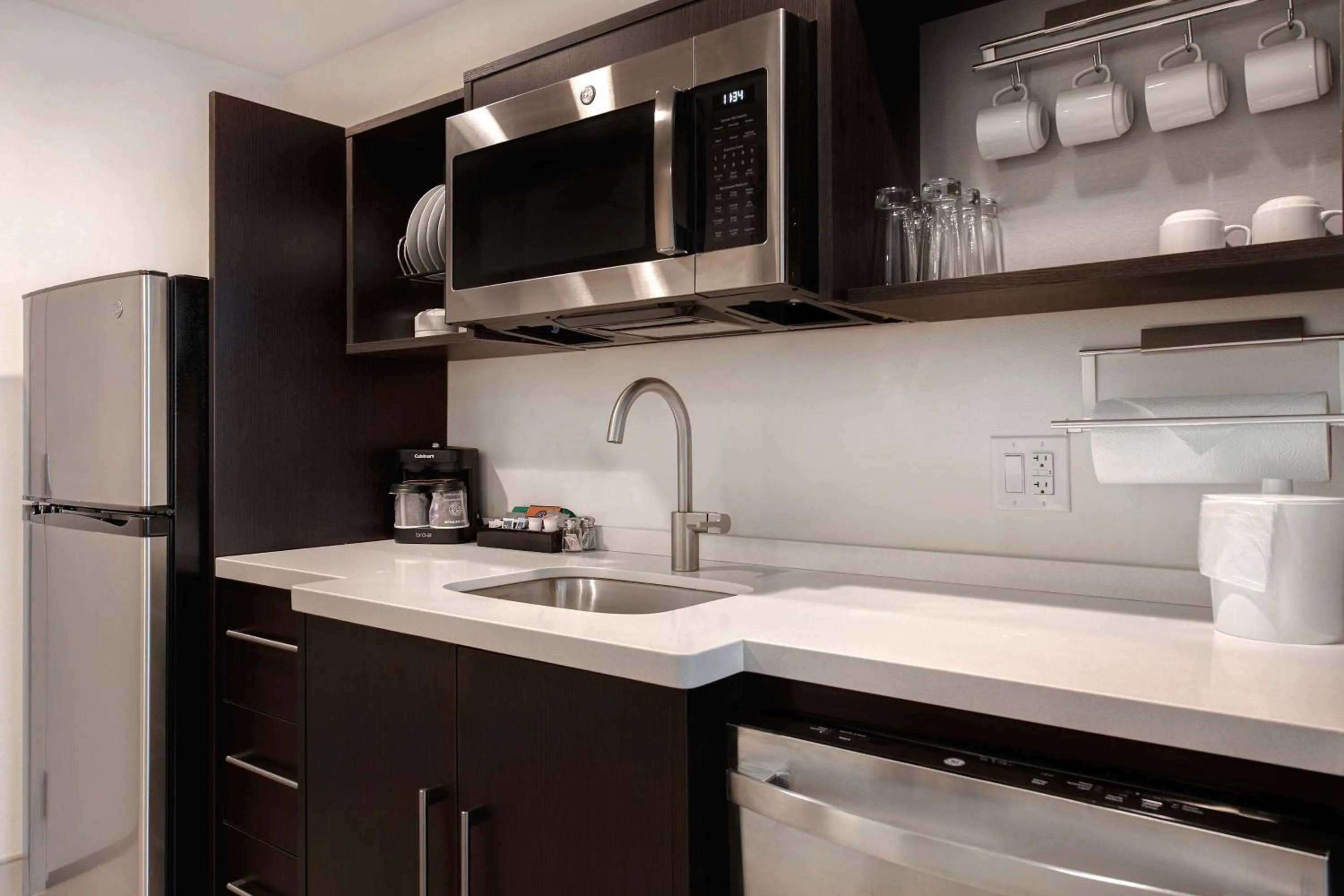 Kitchen or kitchenette in Home2 Suites By Hilton Fayetteville North