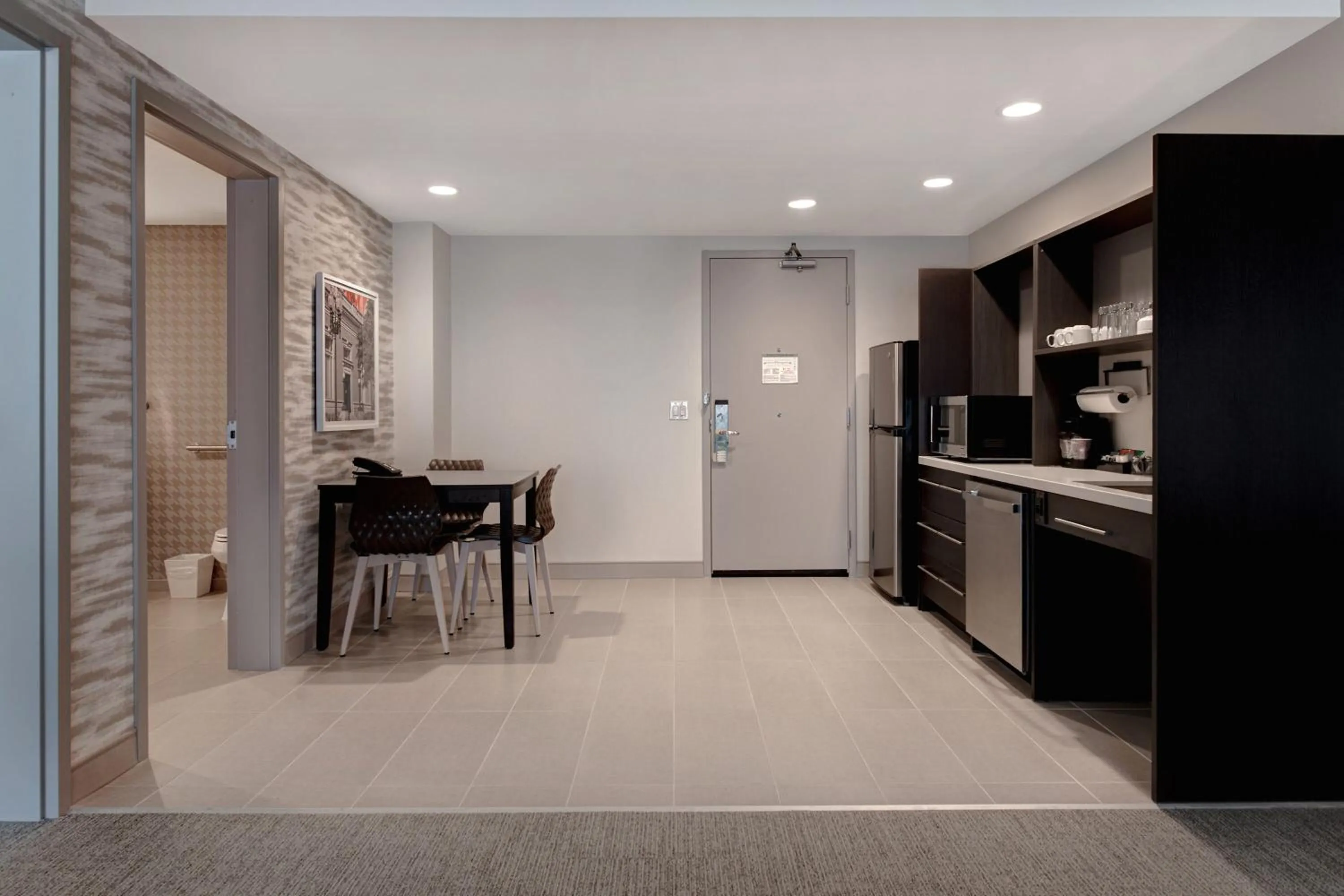 Kitchen or kitchenette in Home2 Suites By Hilton Fayetteville North