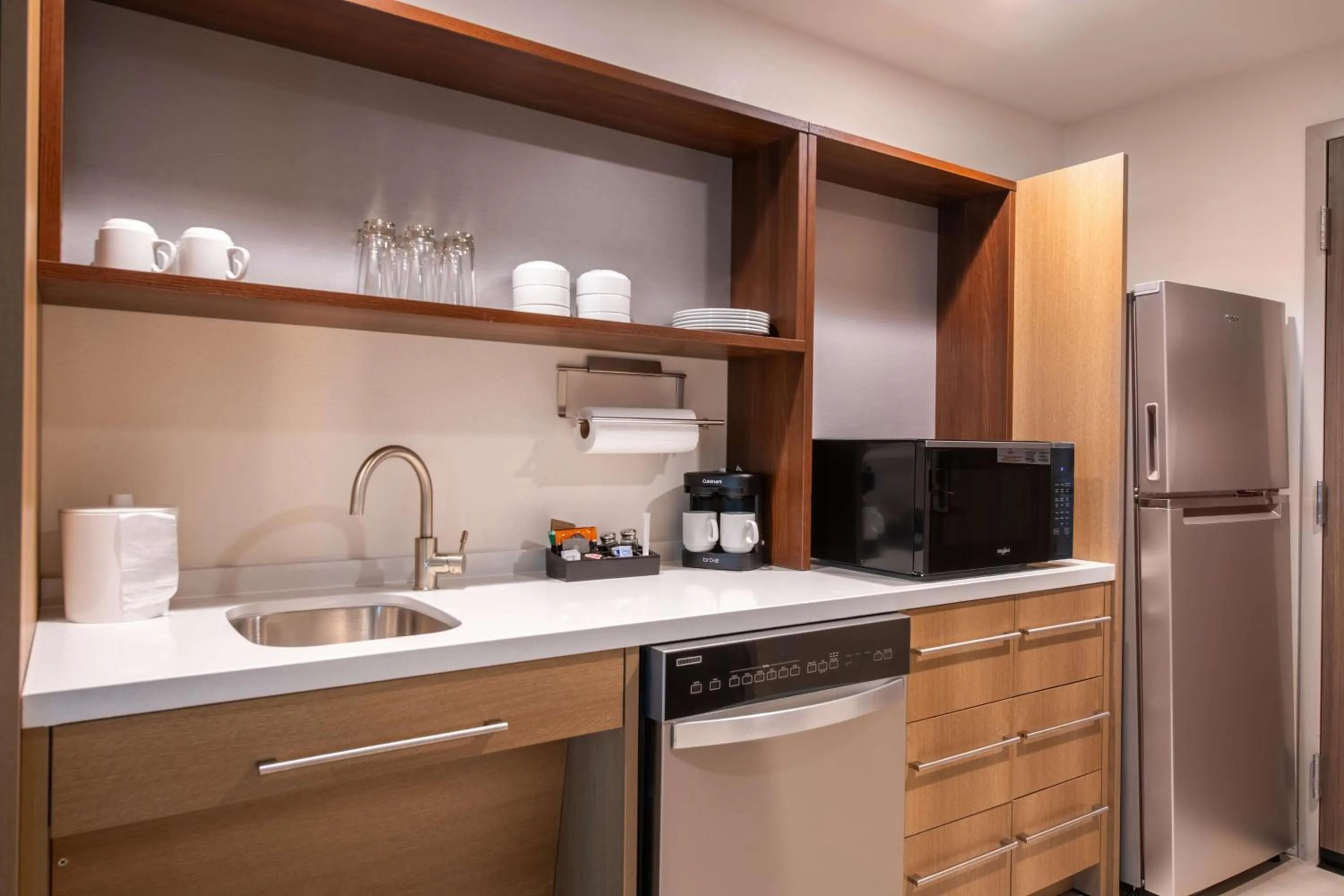 Kitchen or kitchenette in Home2 Suites By Hilton Kingsland