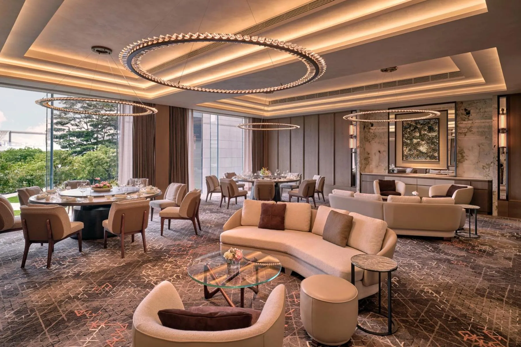 Restaurant/places to eat in Conrad Shenzhen, the first art museum hotel in Greater Bay Area with the stunning bay and sunset view in the hotel terrace