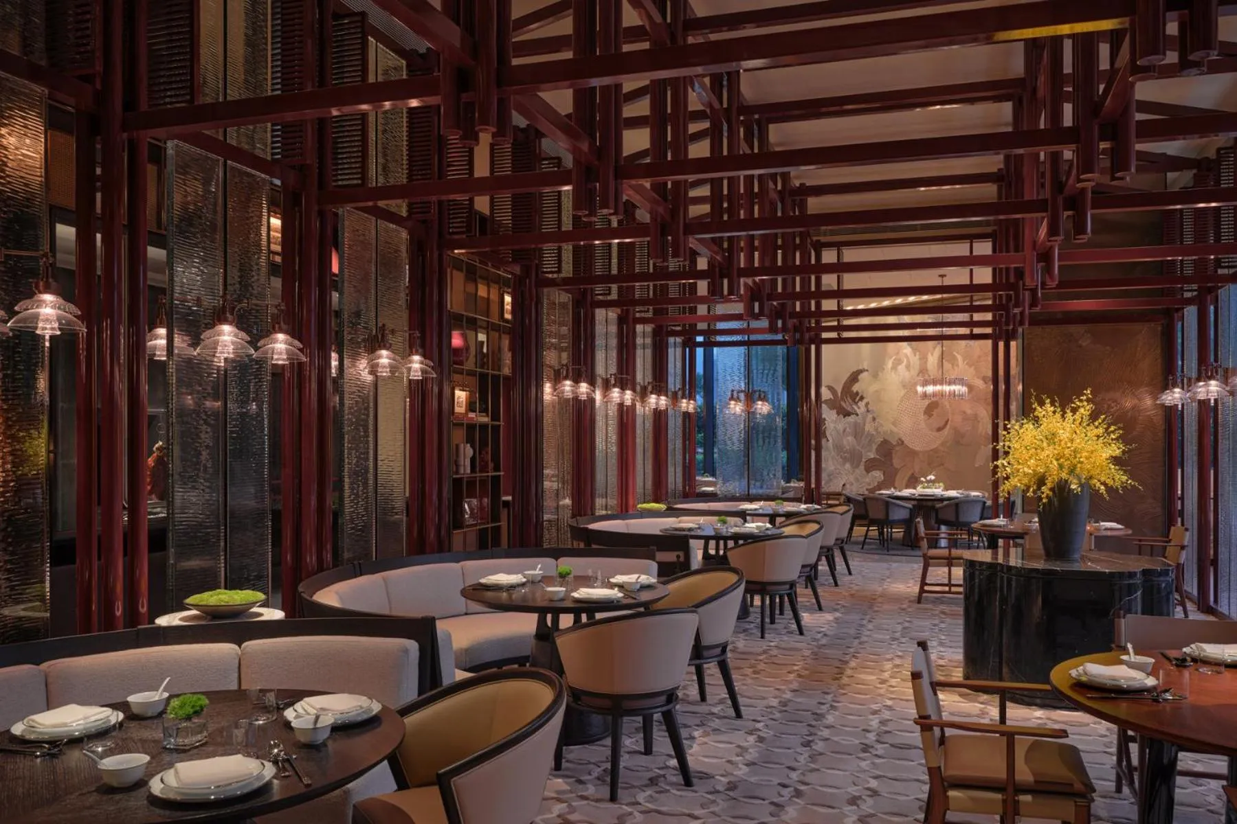 Restaurant/places to eat in Conrad Shenzhen, the first art museum hotel in Greater Bay Area with the stunning bay and sunset view in the hotel terrace