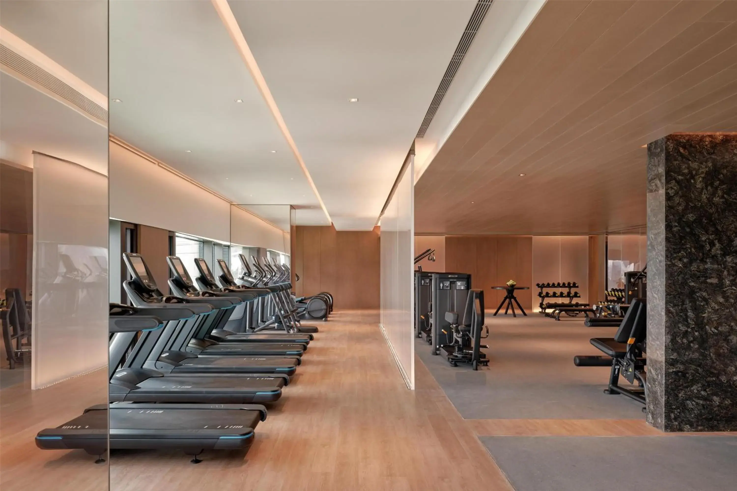 Fitness centre/facilities in Conrad Shenzhen Fitness centre/facilities in Conrad Shenzhen