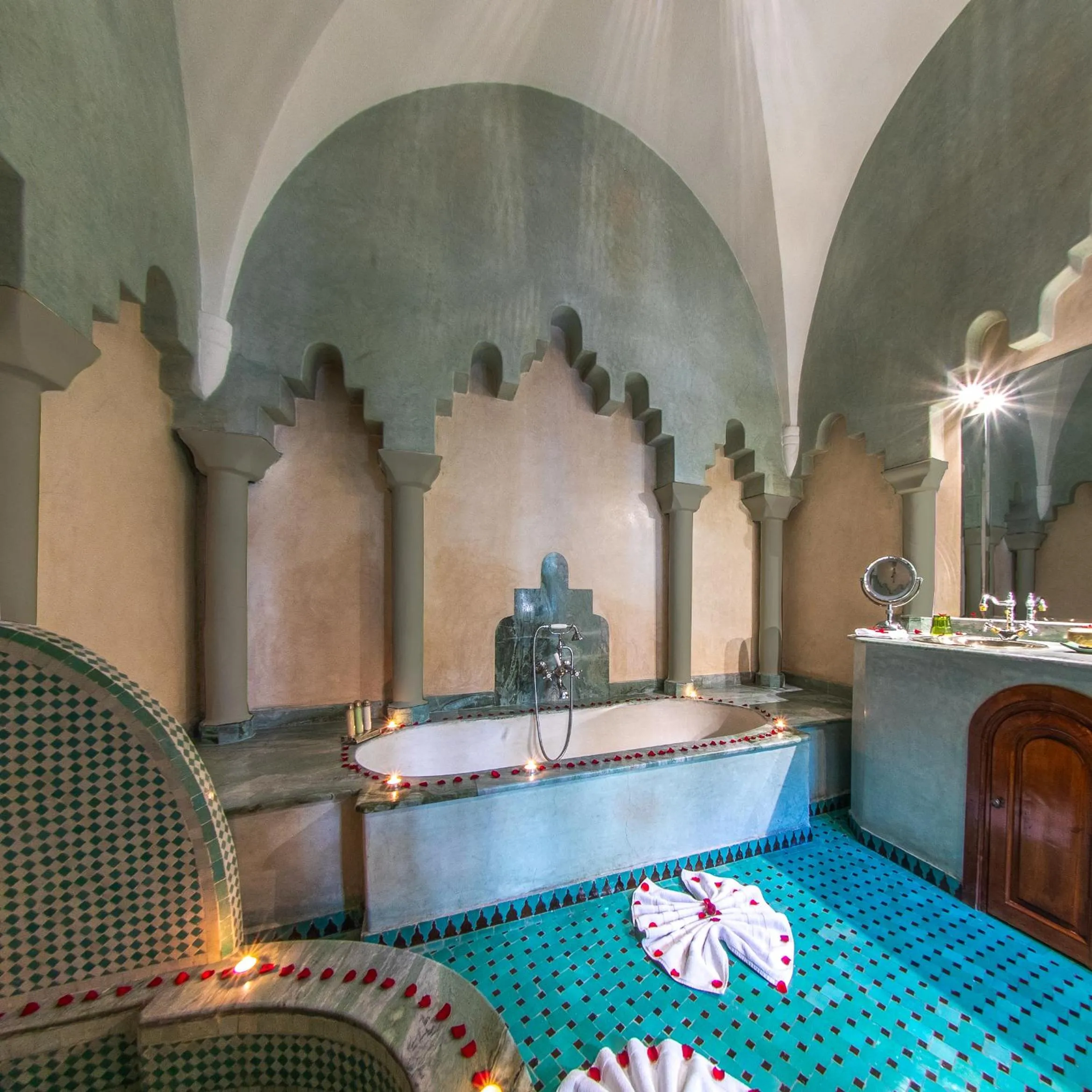 Bath in Demeures d'Orient Riad & Spa