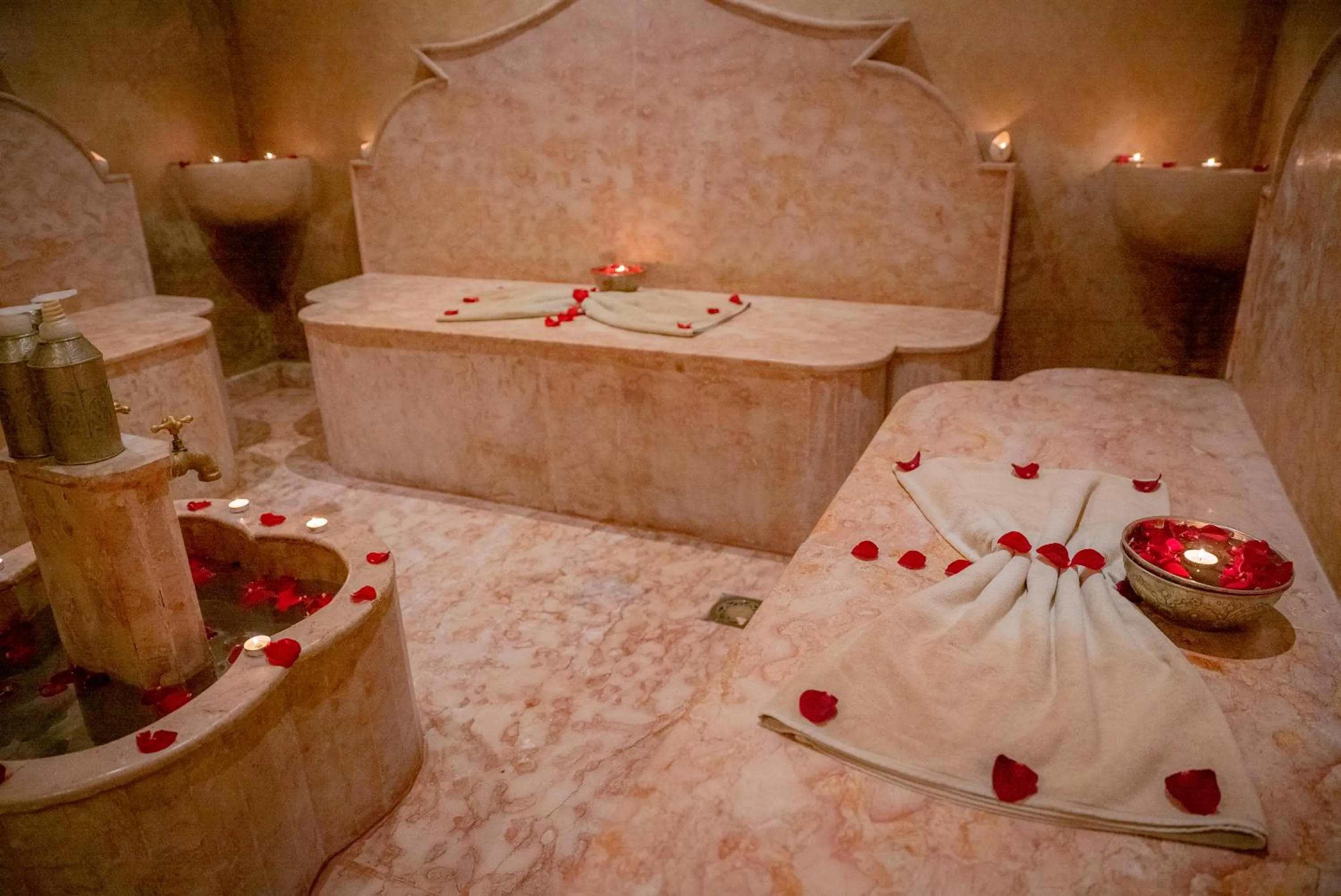 Steam room, Bed in Demeures d'Orient Riad & Spa