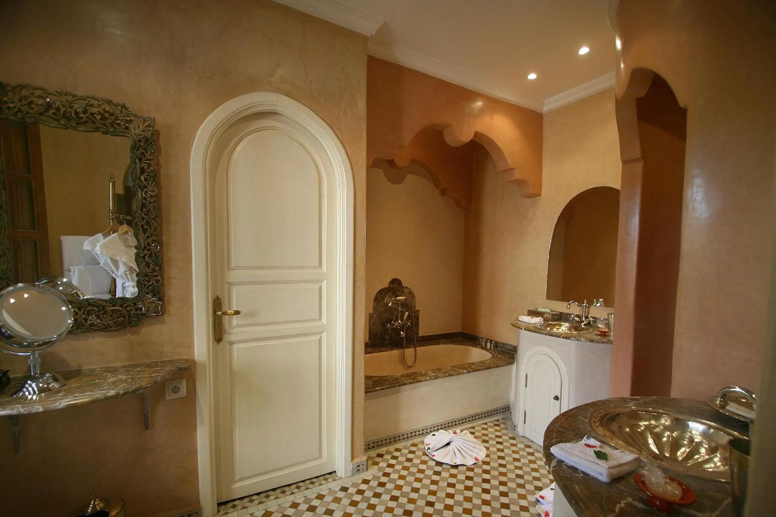 Bathroom in Demeures d'Orient Riad & Spa