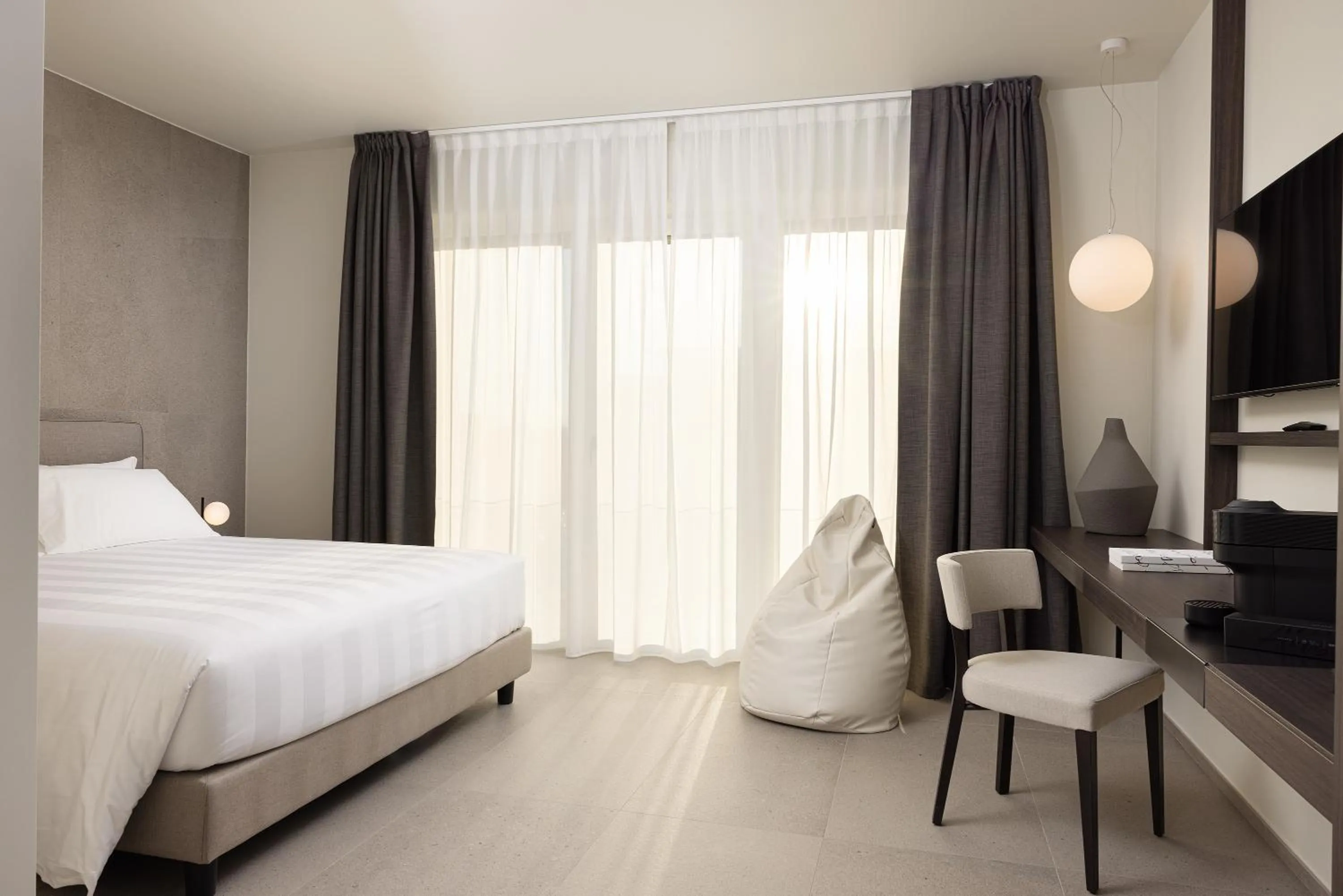 Bedroom, Bed in B21 Lifestyle Hotel
