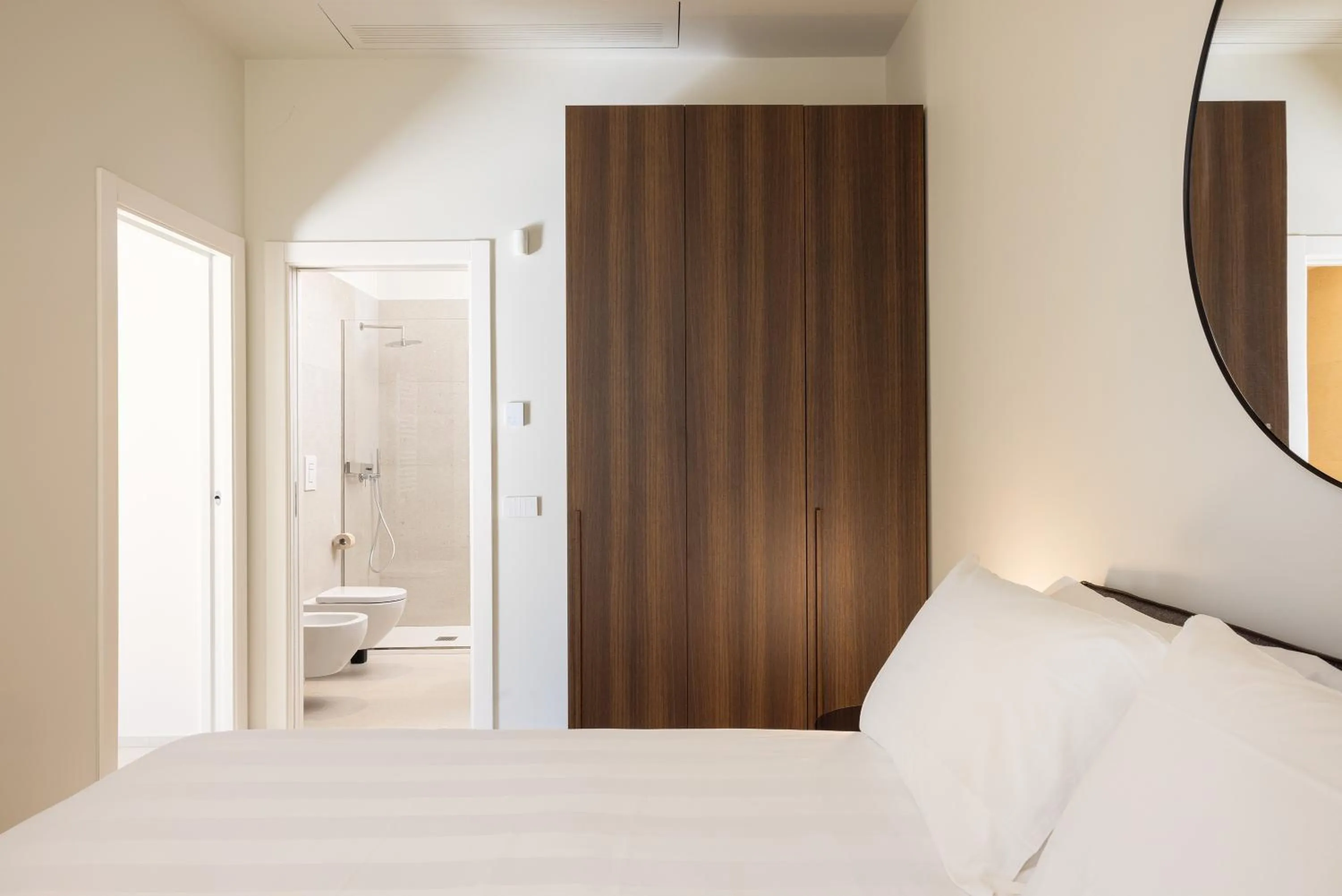 Photo of the whole room, Bed in B21 Lifestyle Hotel