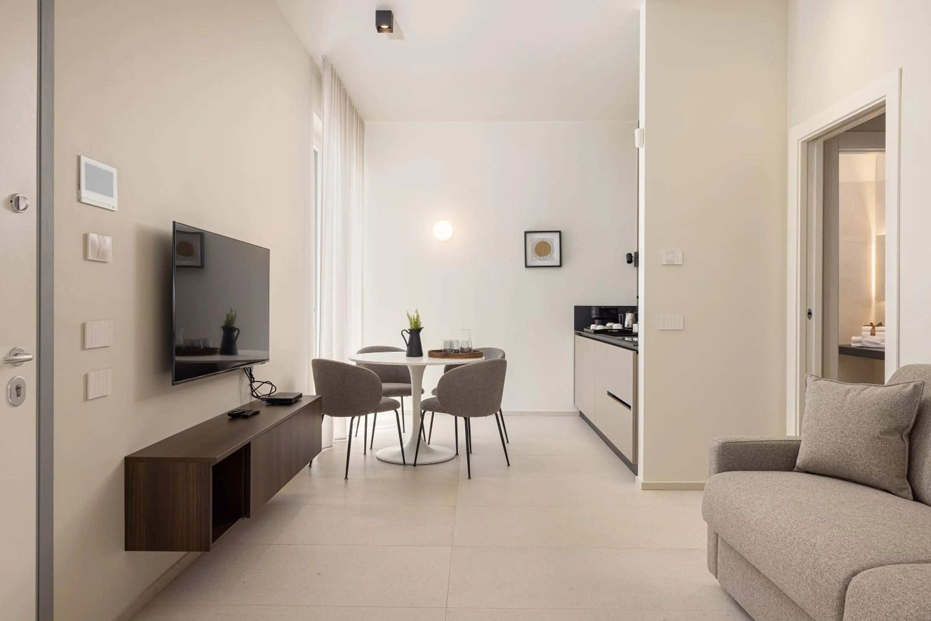 Photo of the whole room in B21 Lifestyle Hotel