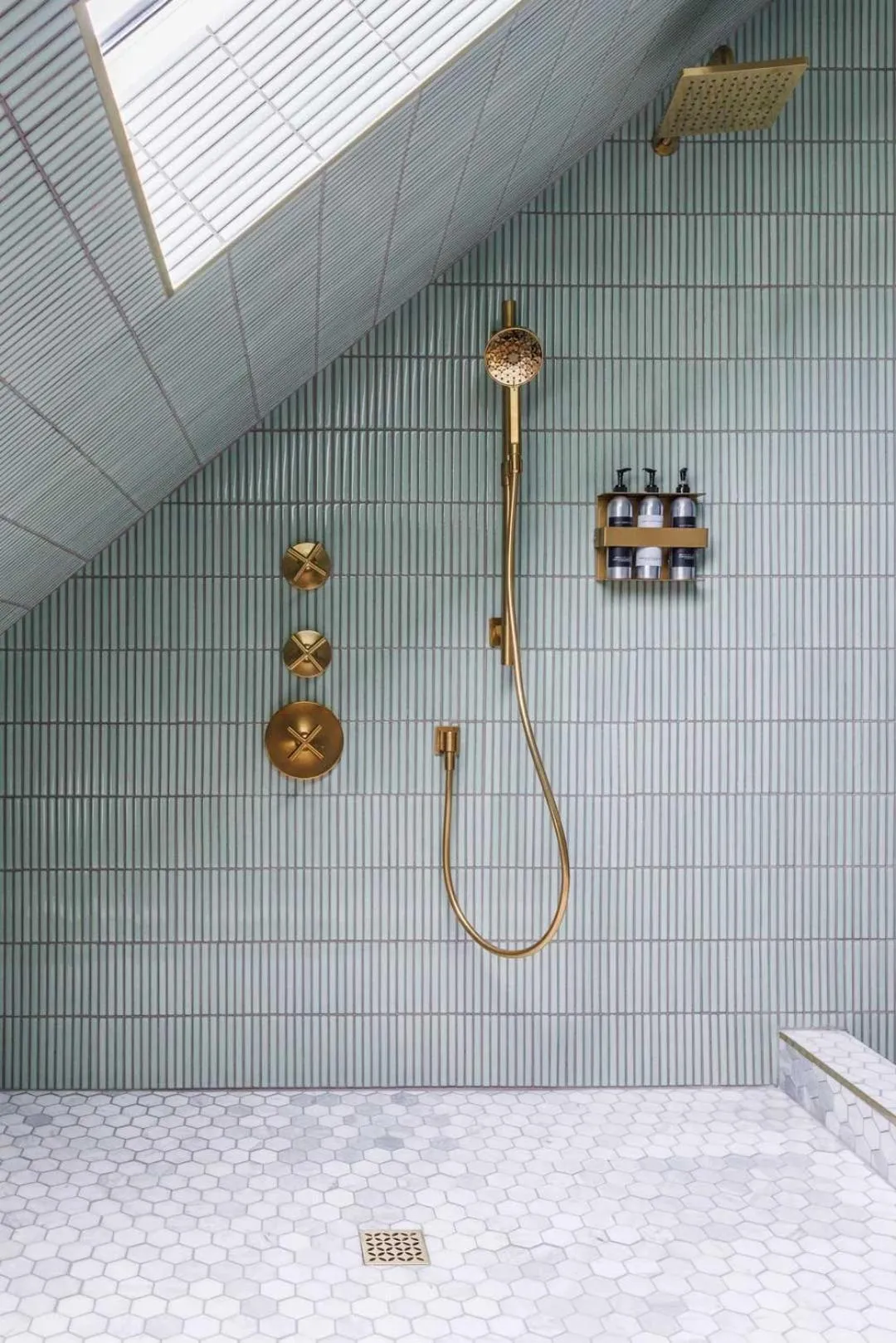 Shower in Dvele Inn