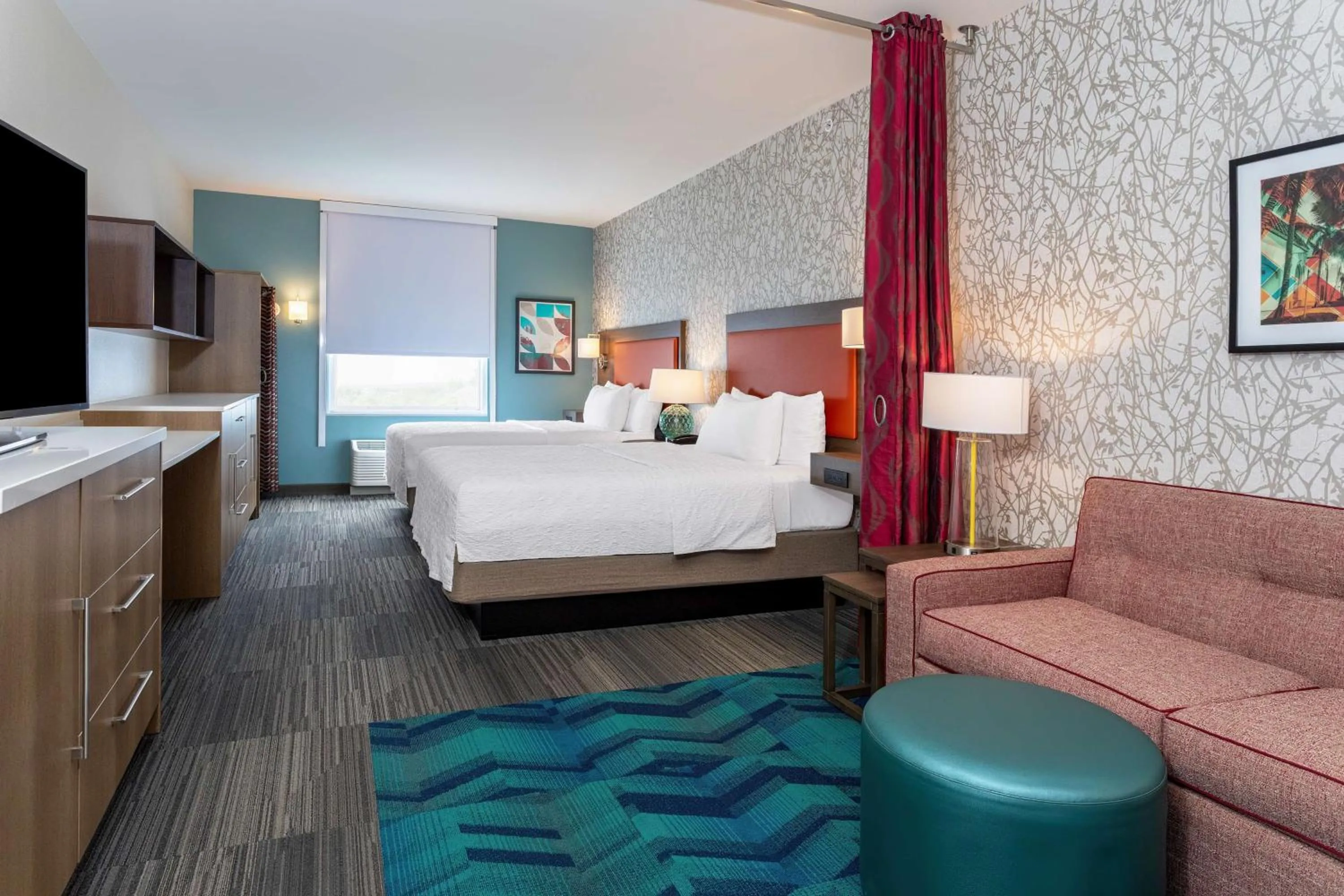 Living room, Bed in Home2 Suites By Hilton Ft Pierce I-95