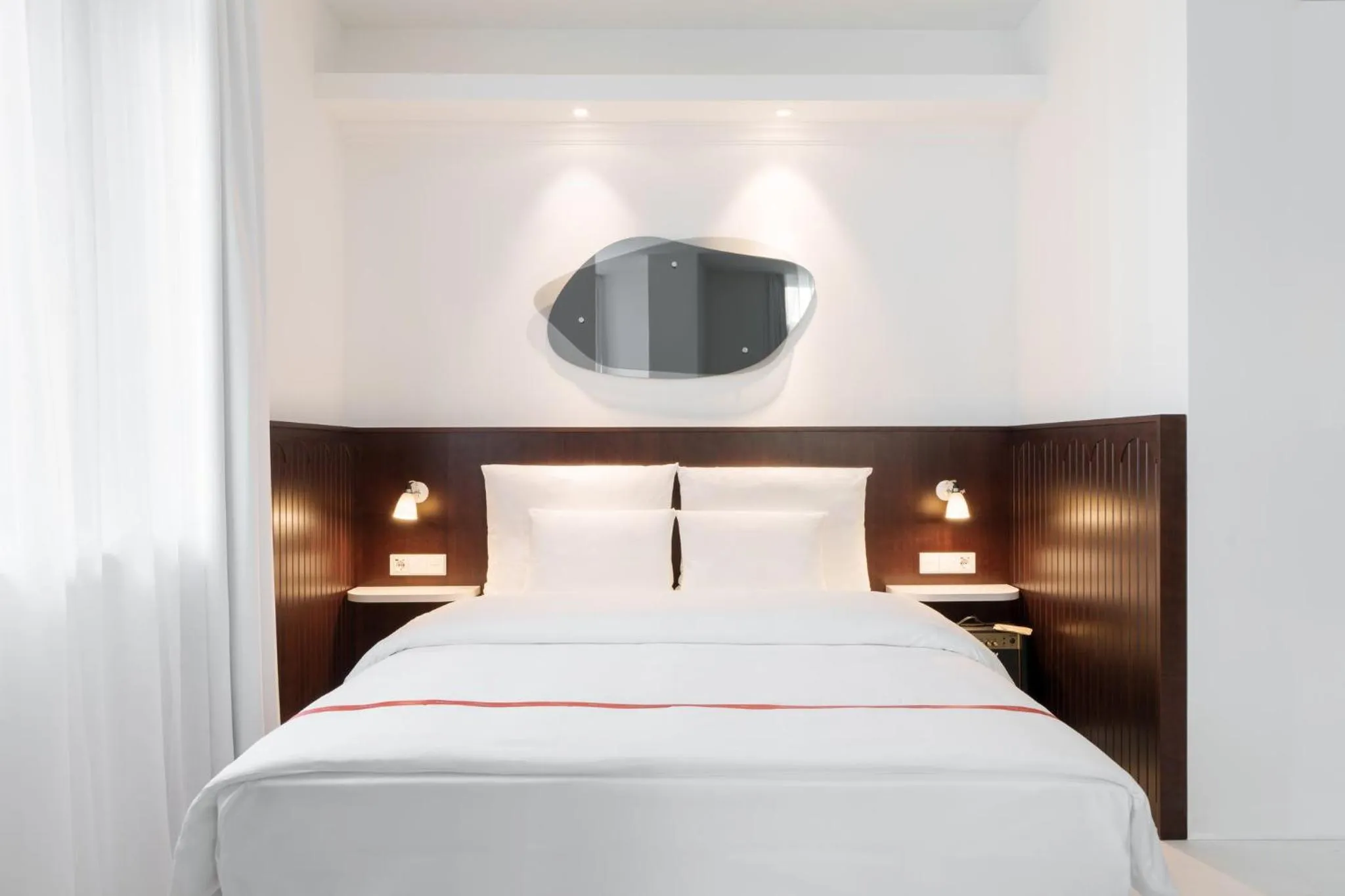 Photo of the whole room, Bed in Ruby Hanna Hotel Stuttgart