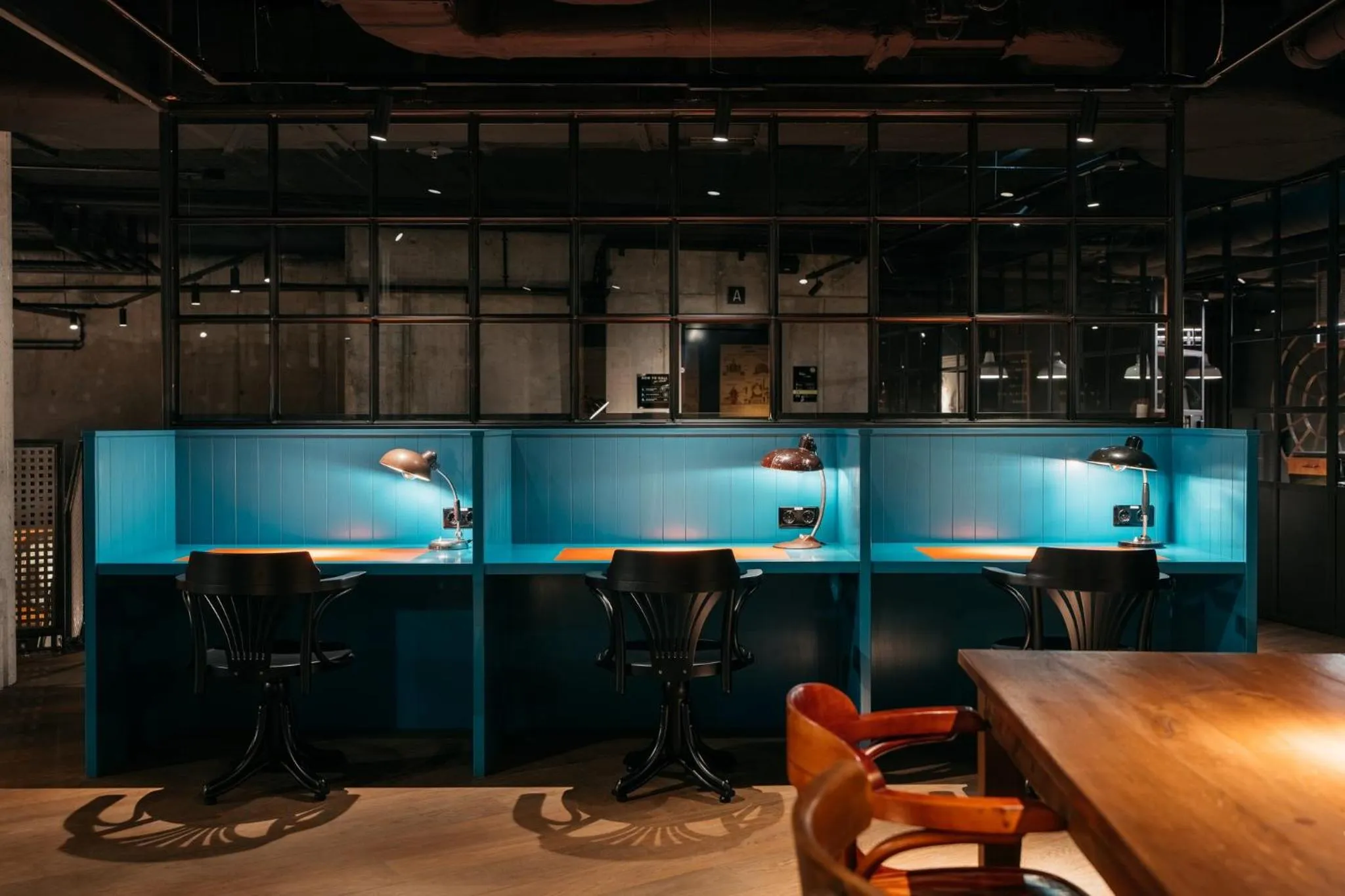 Library in Ruby Hanna Hotel Stuttgart