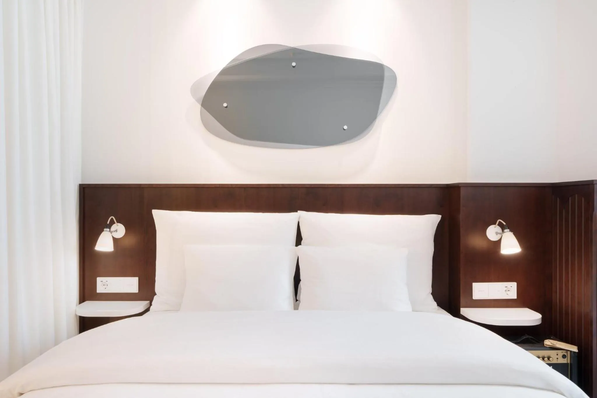 Photo of the whole room, Bed in Ruby Hanna Hotel Stuttgart