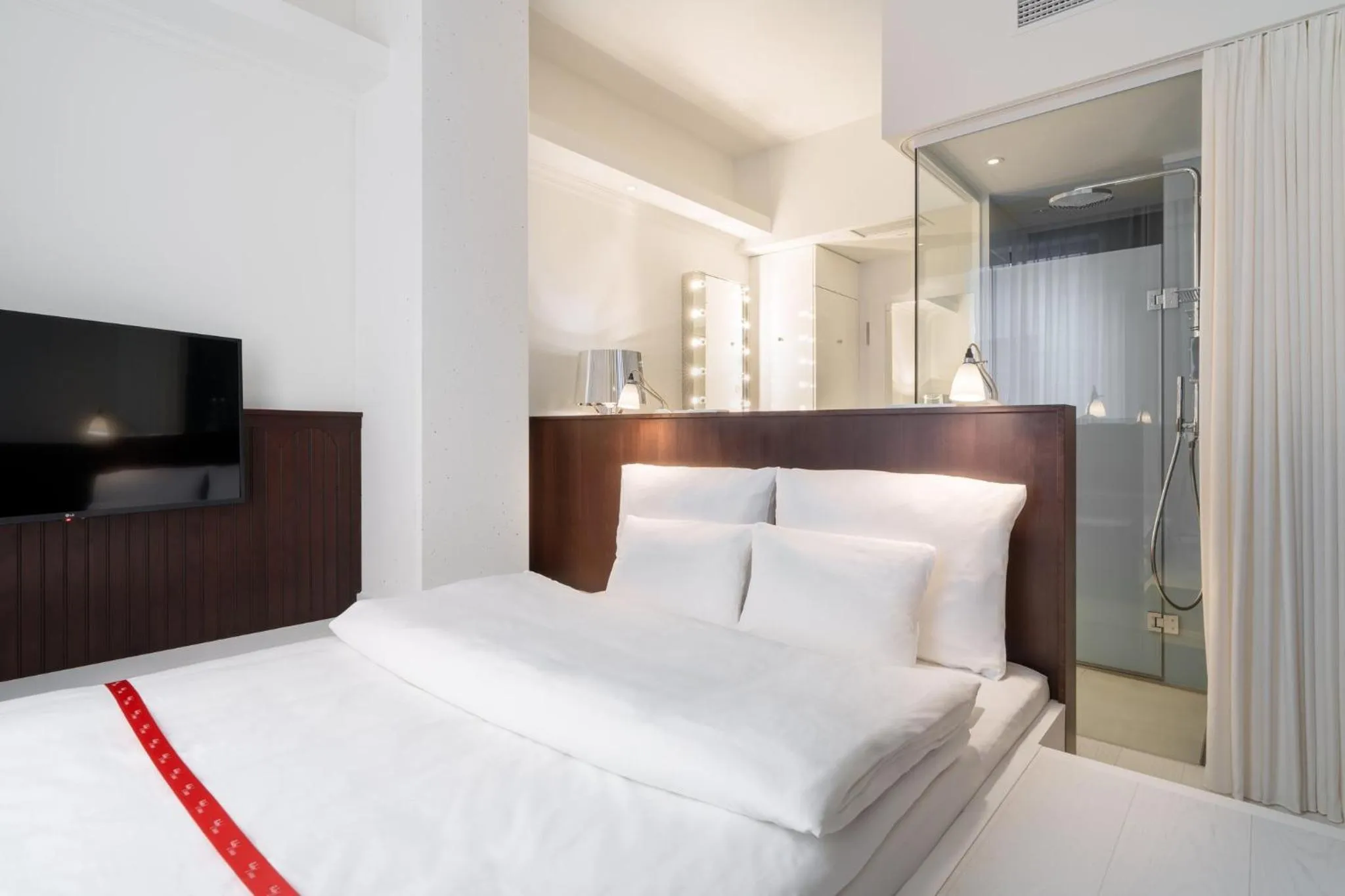 Photo of the whole room, Bed in Ruby Hanna Hotel Stuttgart