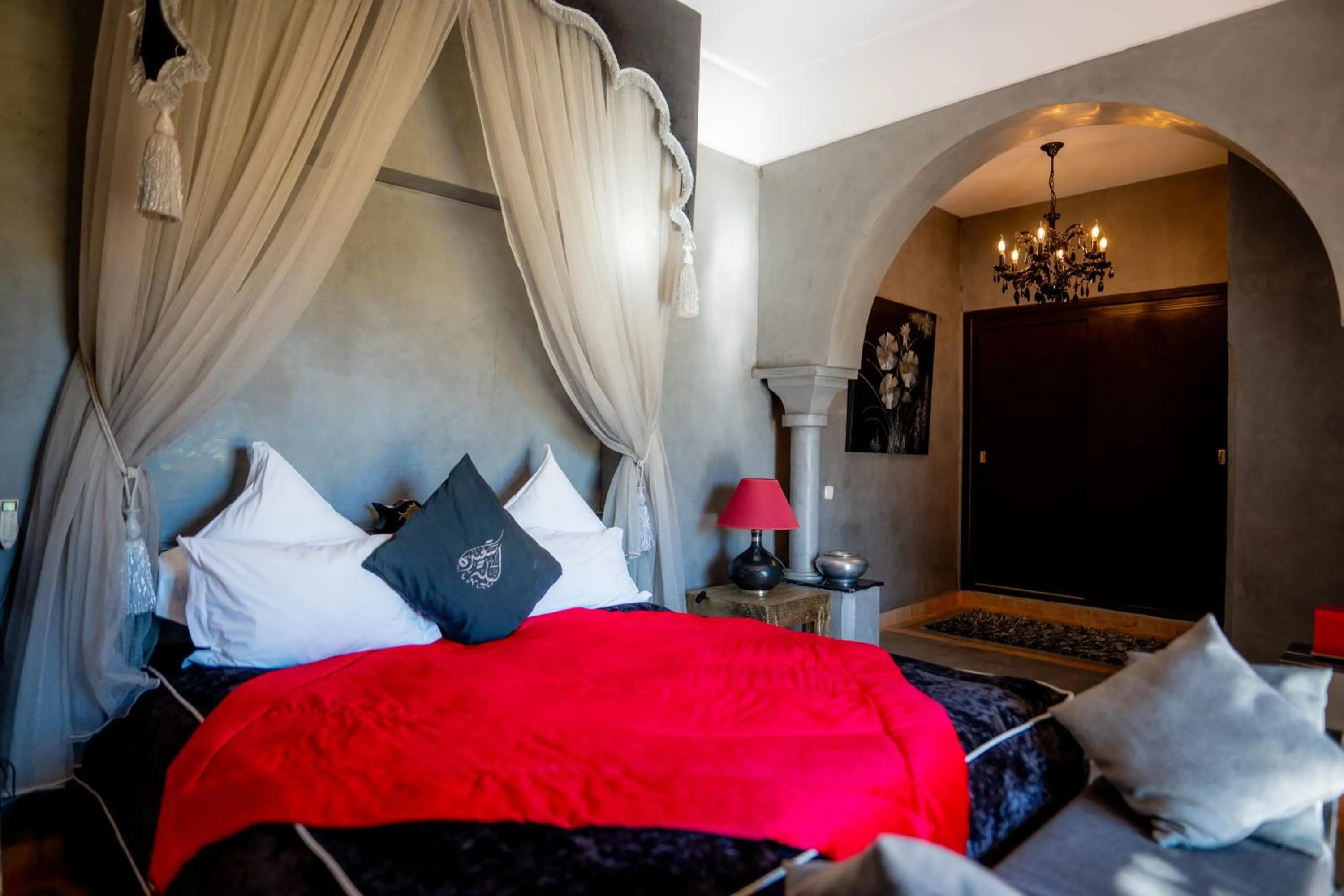 Bed in Riad Al Mendili Private Resort & Spa