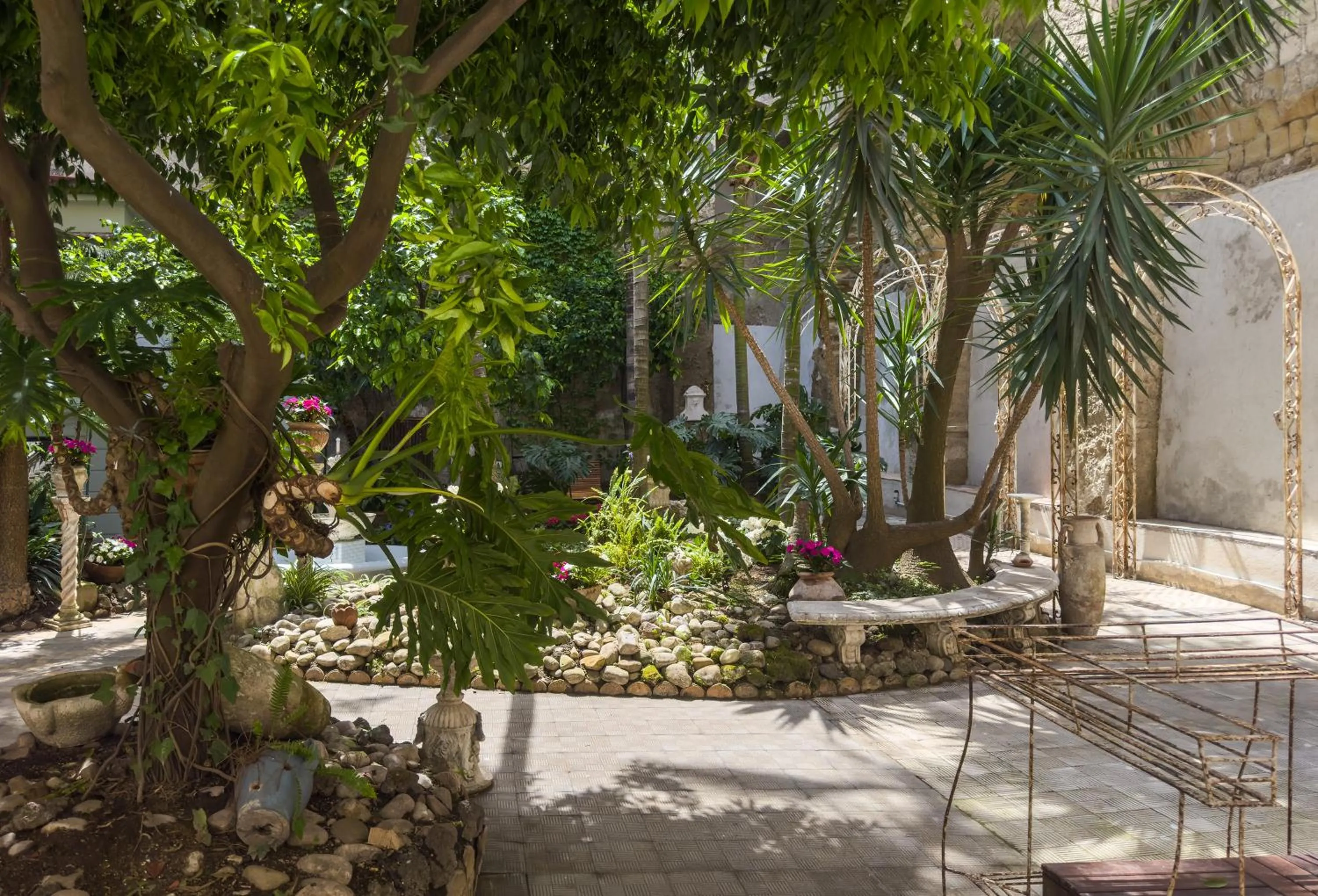 Garden in Artemisia Domus - Giardino