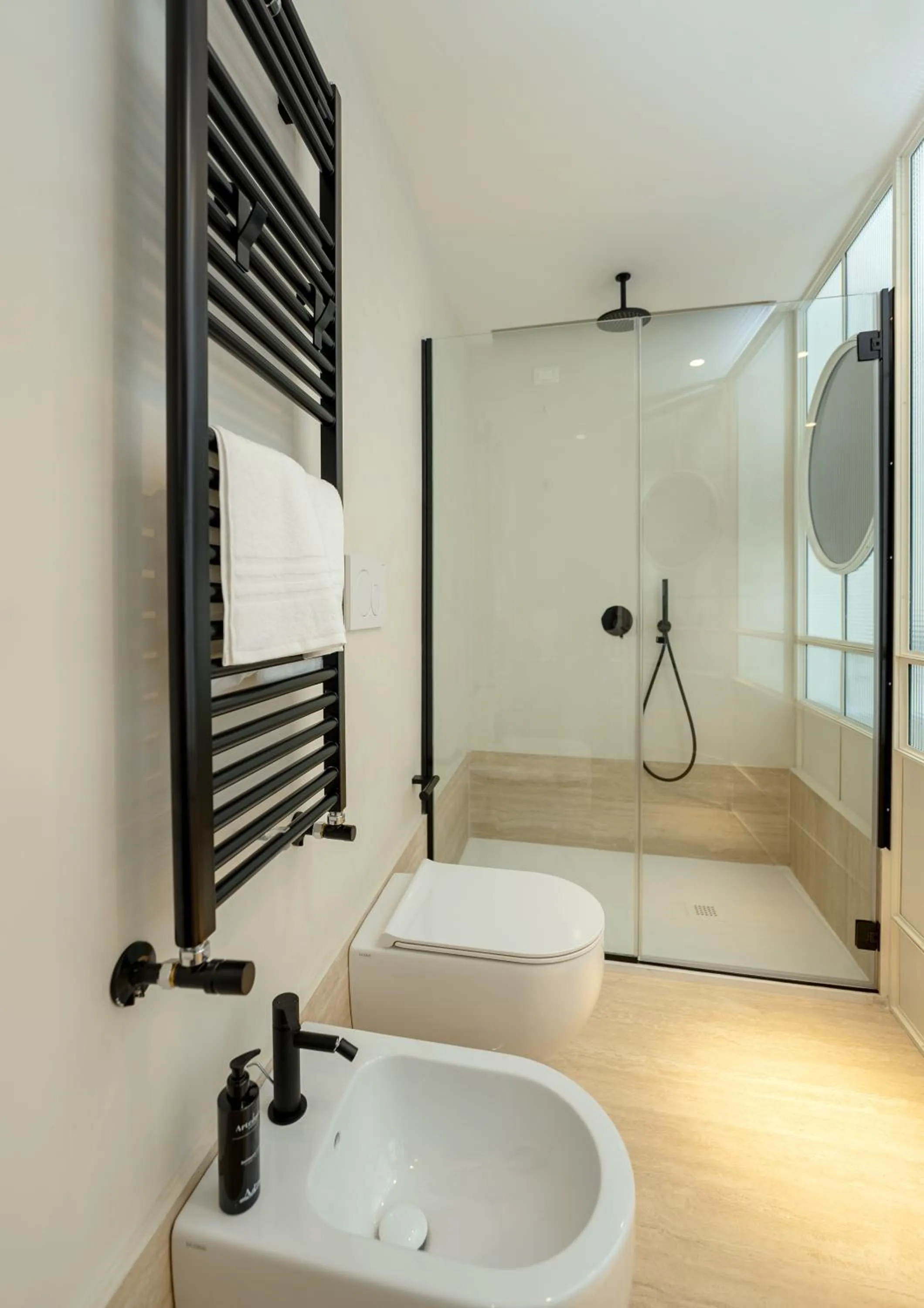 Shower in Artemisia Domus - Giardino