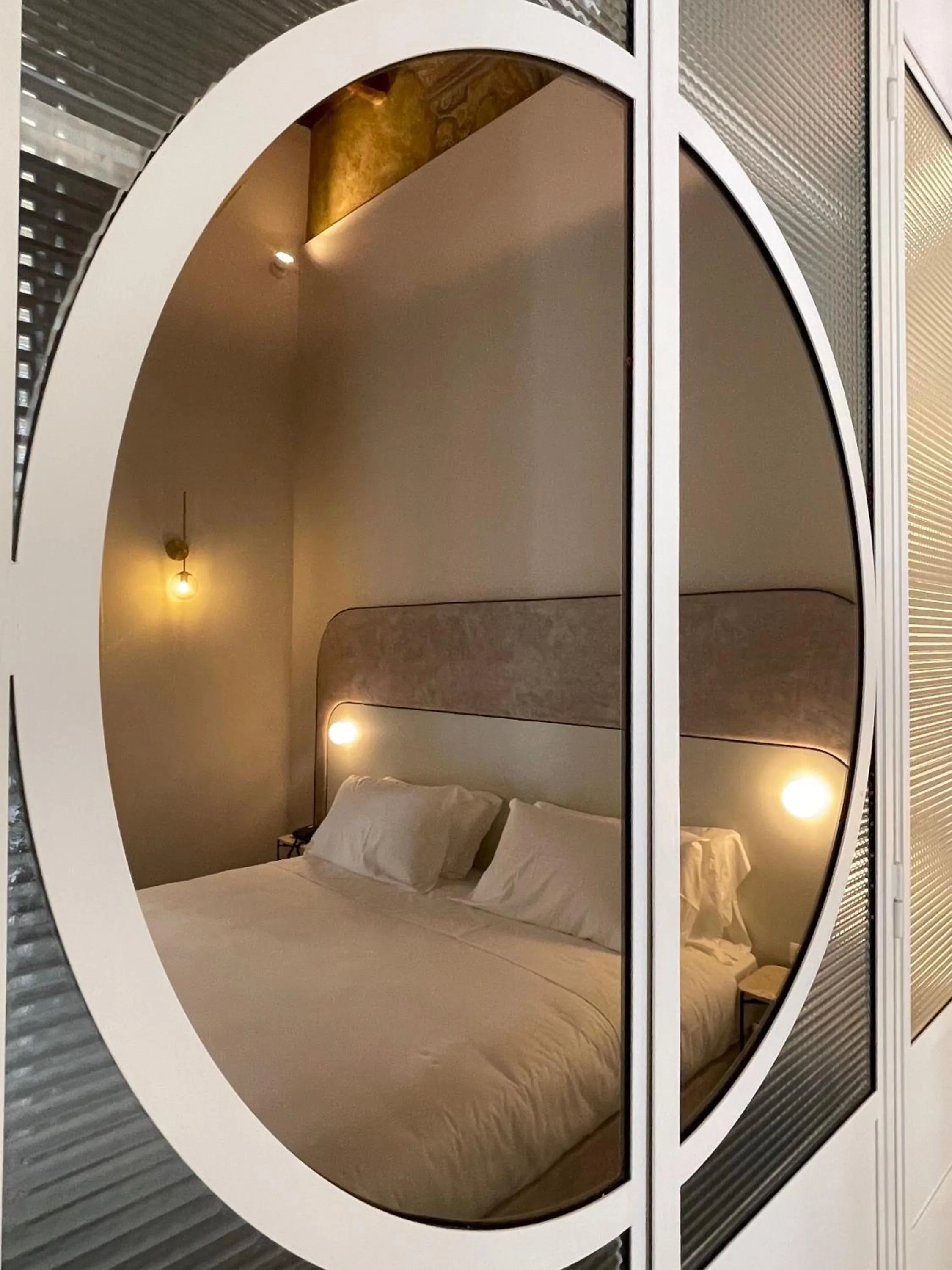 Decorative detail, Bed in Artemisia Domus - Giardino