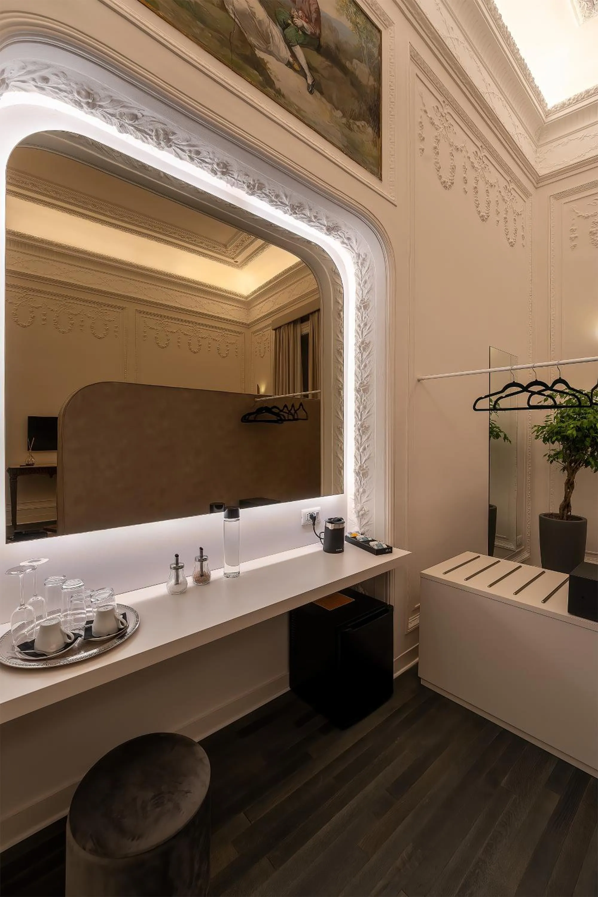 Decorative detail in Artemisia Domus - Giardino