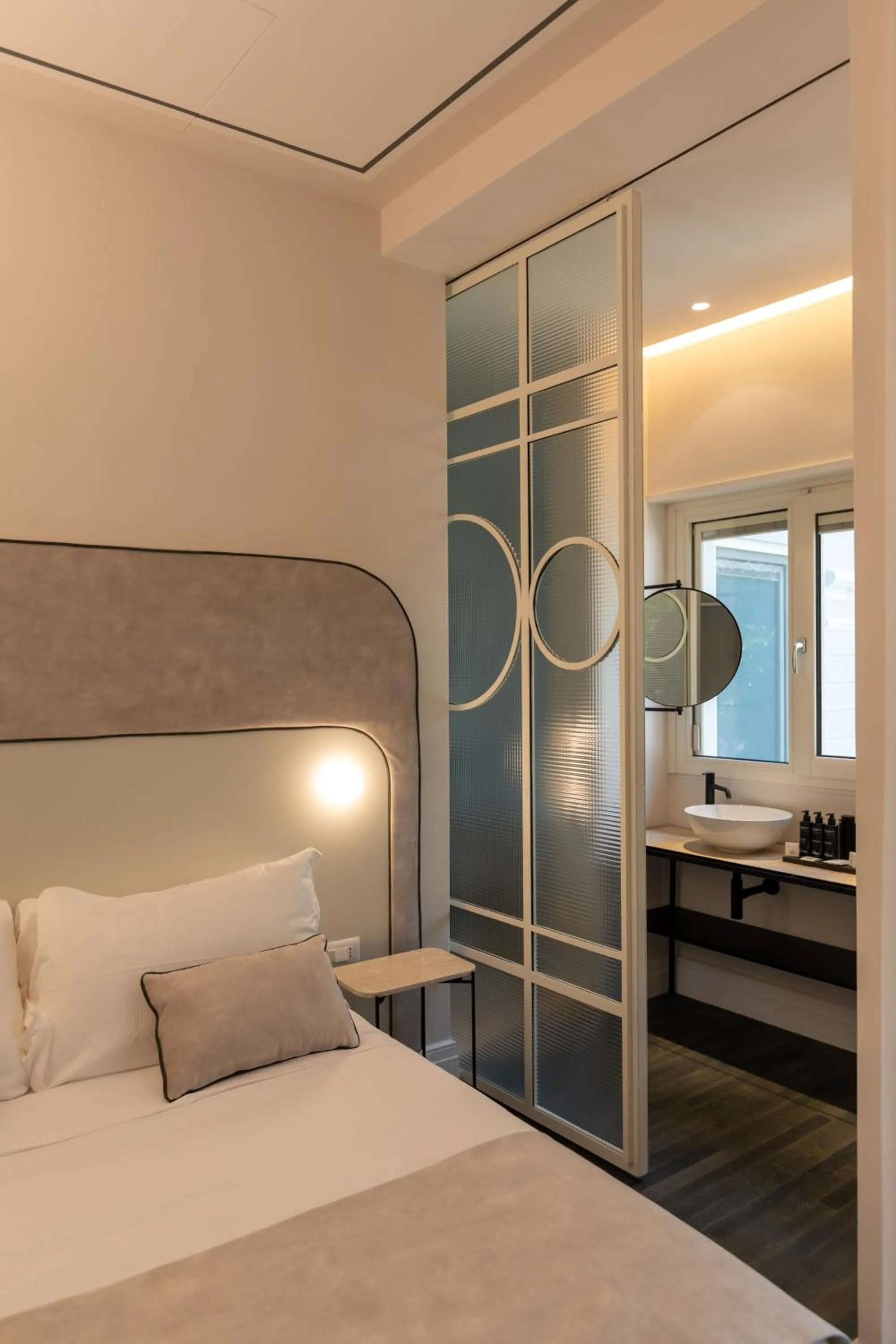 Decorative detail, Bed in Artemisia Domus - Giardino