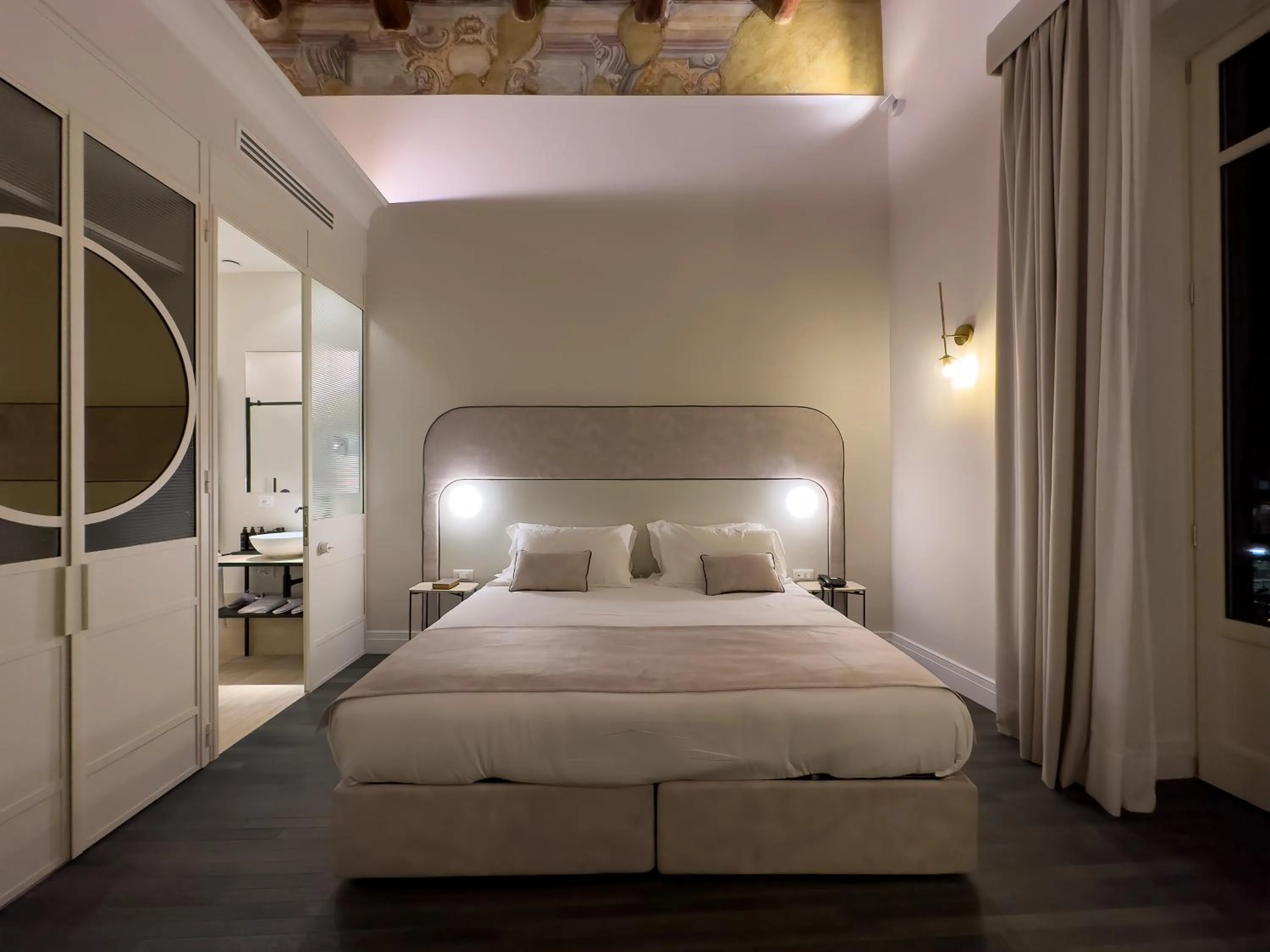 Photo of the whole room, Bed in Artemisia Domus - Giardino