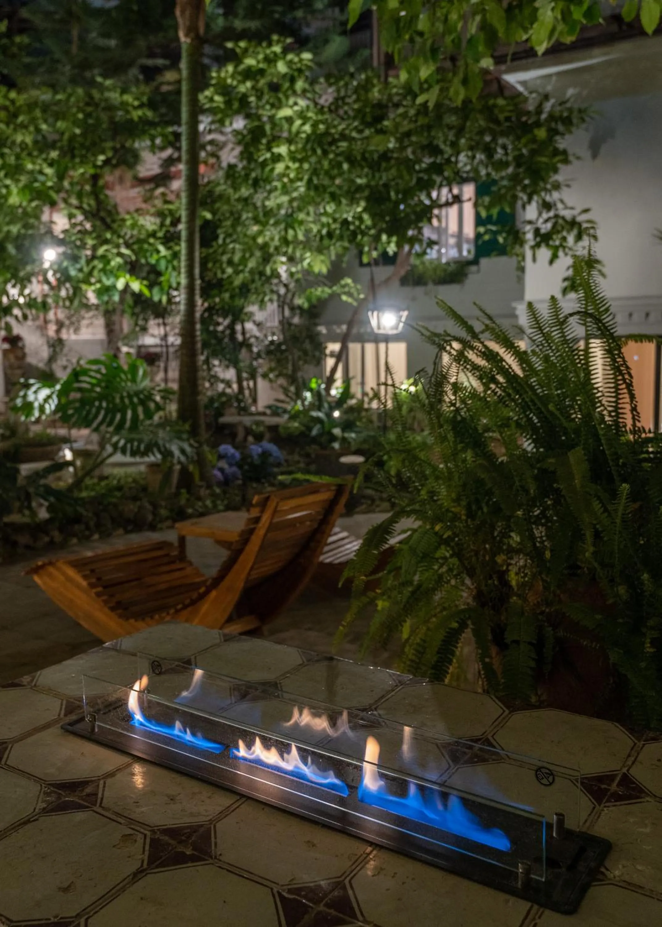 flat iron in Artemisia Domus - Giardino