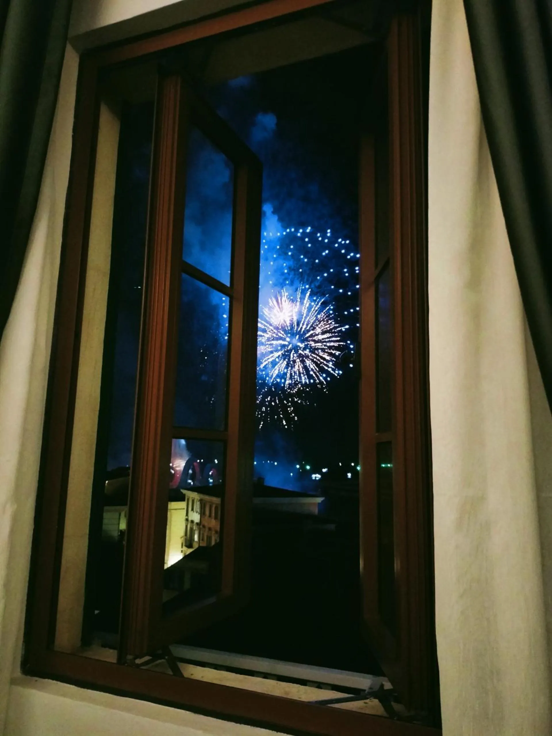 Sea Sunset Hotel Phu Quoc - Welcome to a mixing world of friends