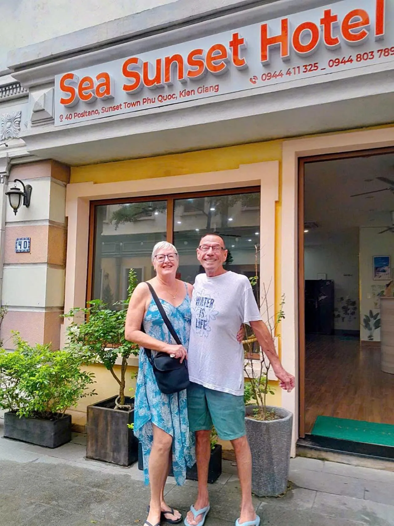 Sea Sunset Hotel Phu Quoc - Welcome to a mixing world of friends