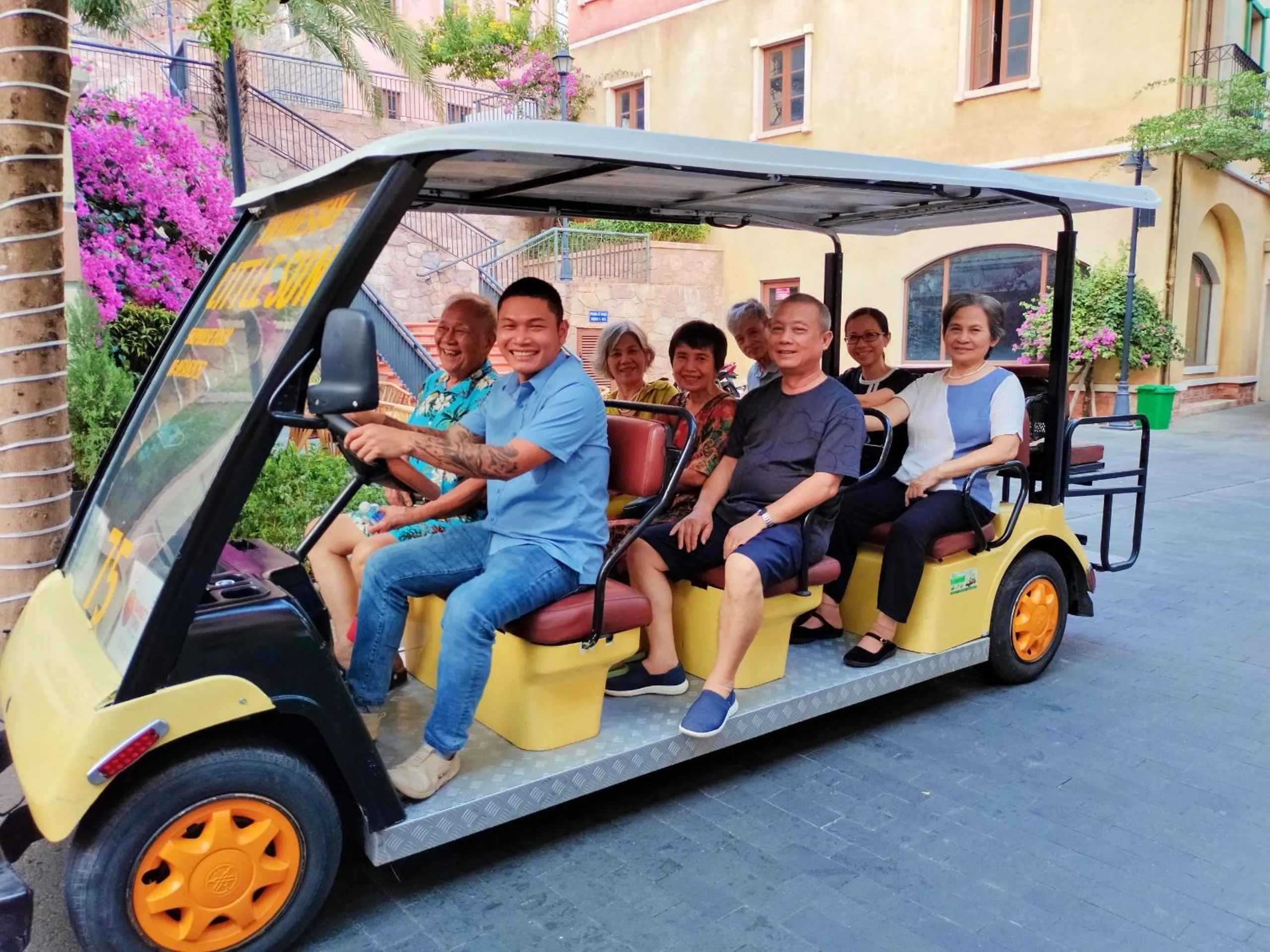 Property building in Sea Sunset Hotel Phu Quoc - Welcome to a mixing world of friends