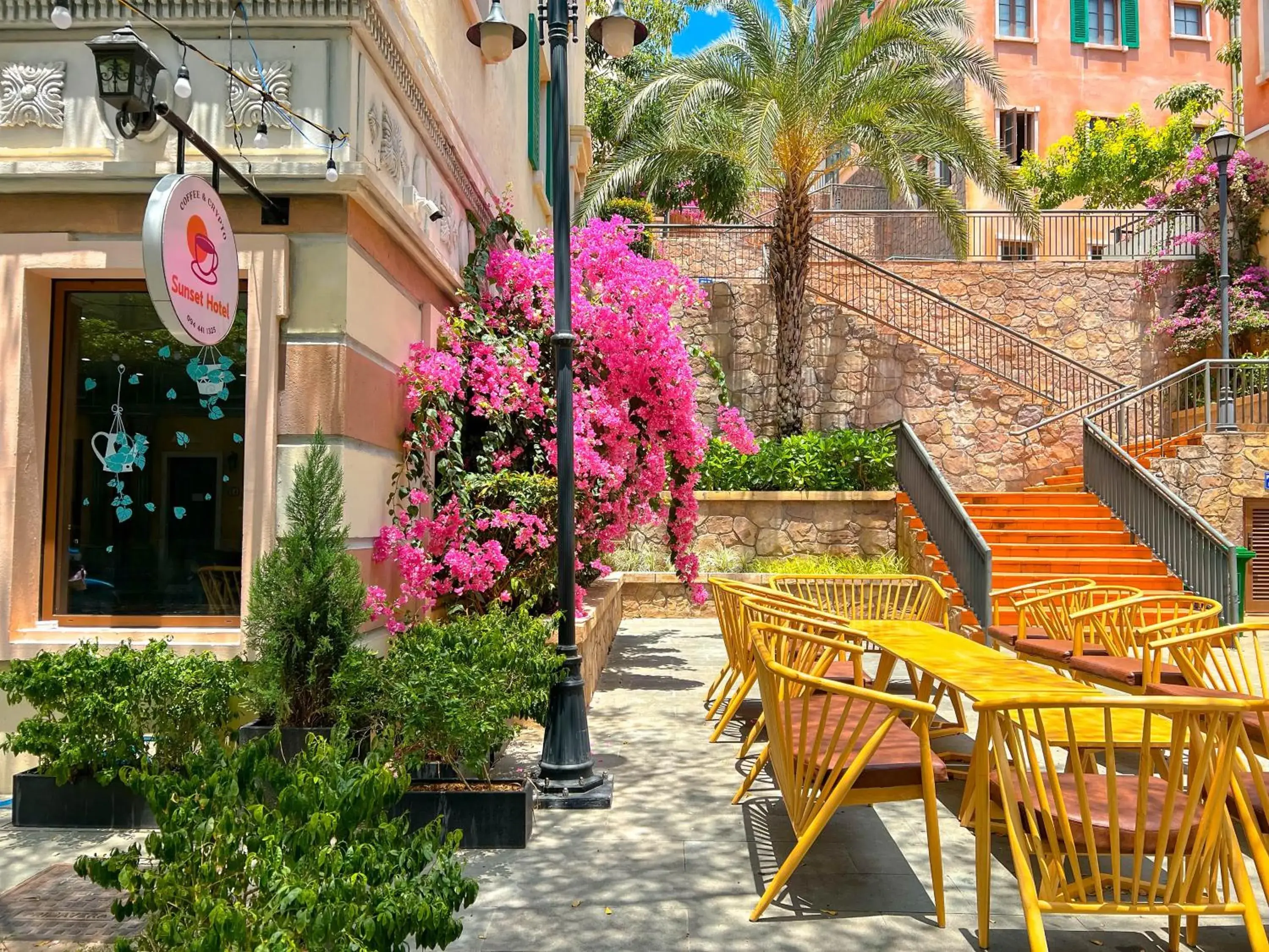 Standard King Room in Sea Sunset Hotel Phu Quoc - Welcome to a mixing world of friends Standard King Room in Sea Sunset Hotel Phu Quoc - Welcome to a mixing world of friends