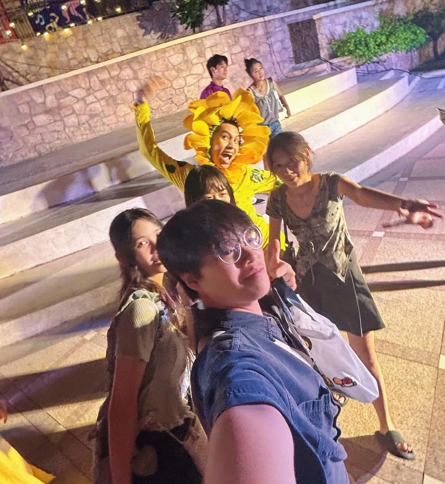 Sea Sunset Hotel Phu Quoc - Welcome to a mixing world of friends