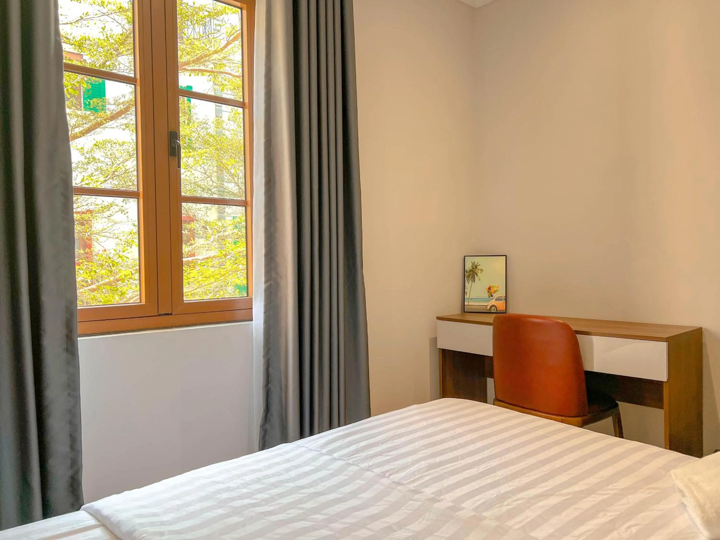 Bed in Sea Sunset Hotel Phu Quoc - Welcome to a mixing world of friends