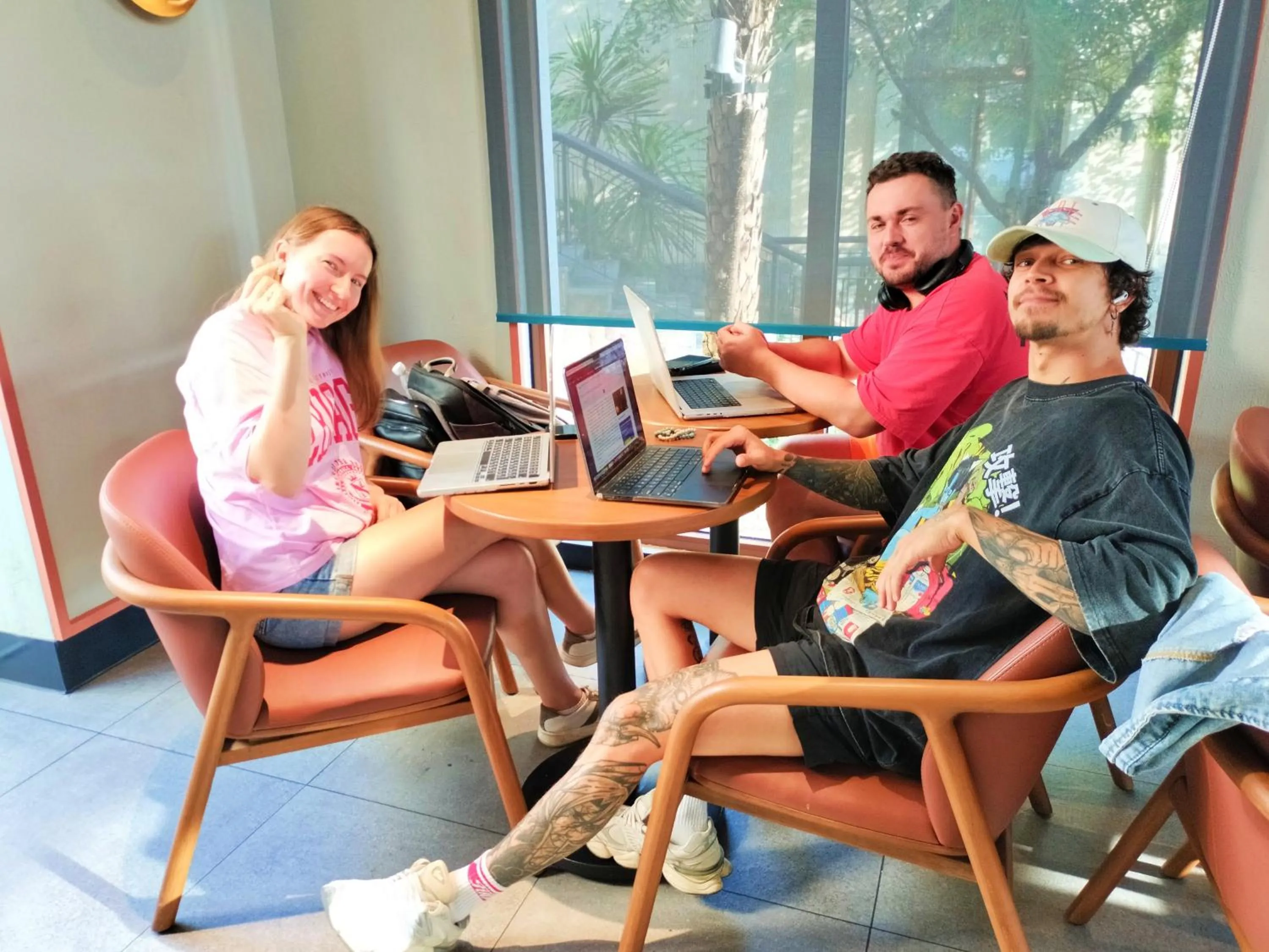 Guests in Sea Sunset Hotel Phu Quoc - Welcome to a mixing world of friends