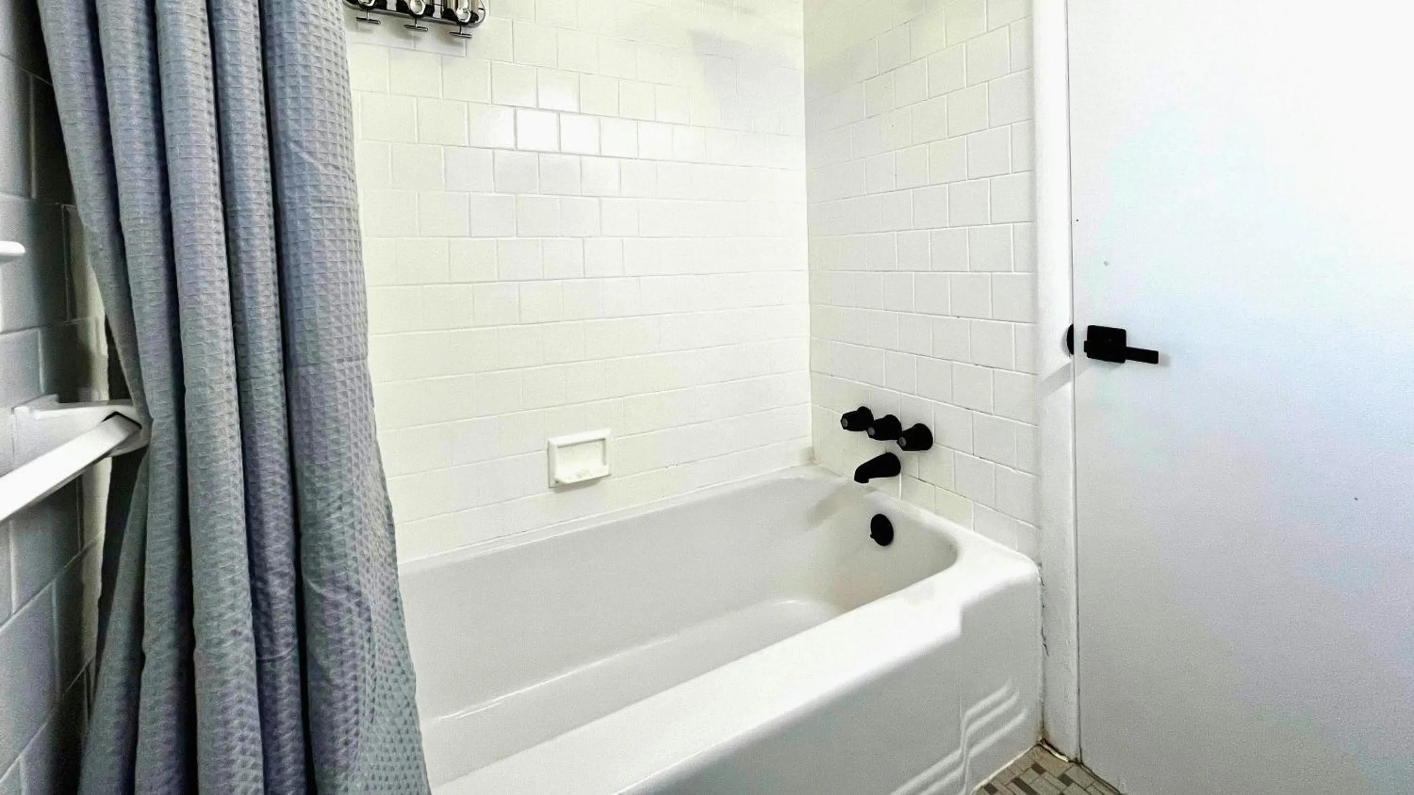 Bathroom in Motel Luzerne