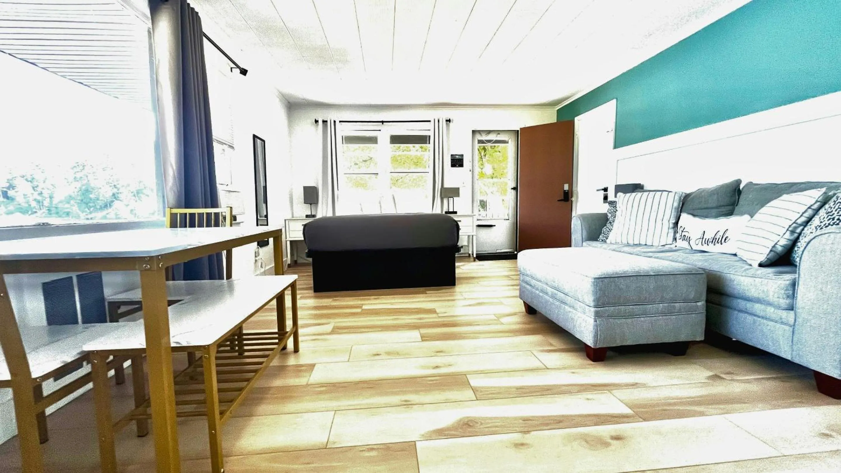 Photo of the whole room in Motel Luzerne