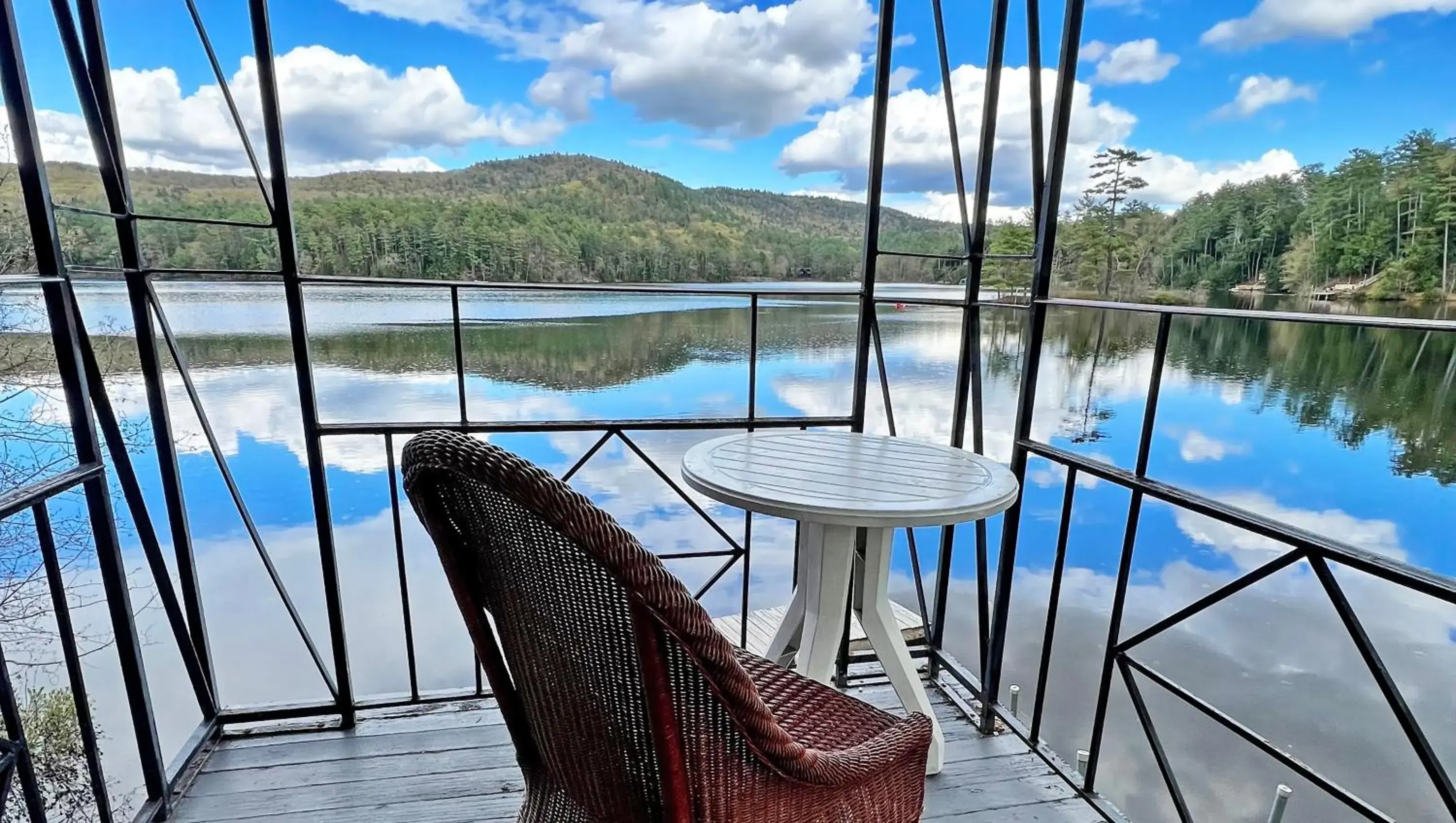 Property building in Motel Luzerne Property building in Motel Luzerne