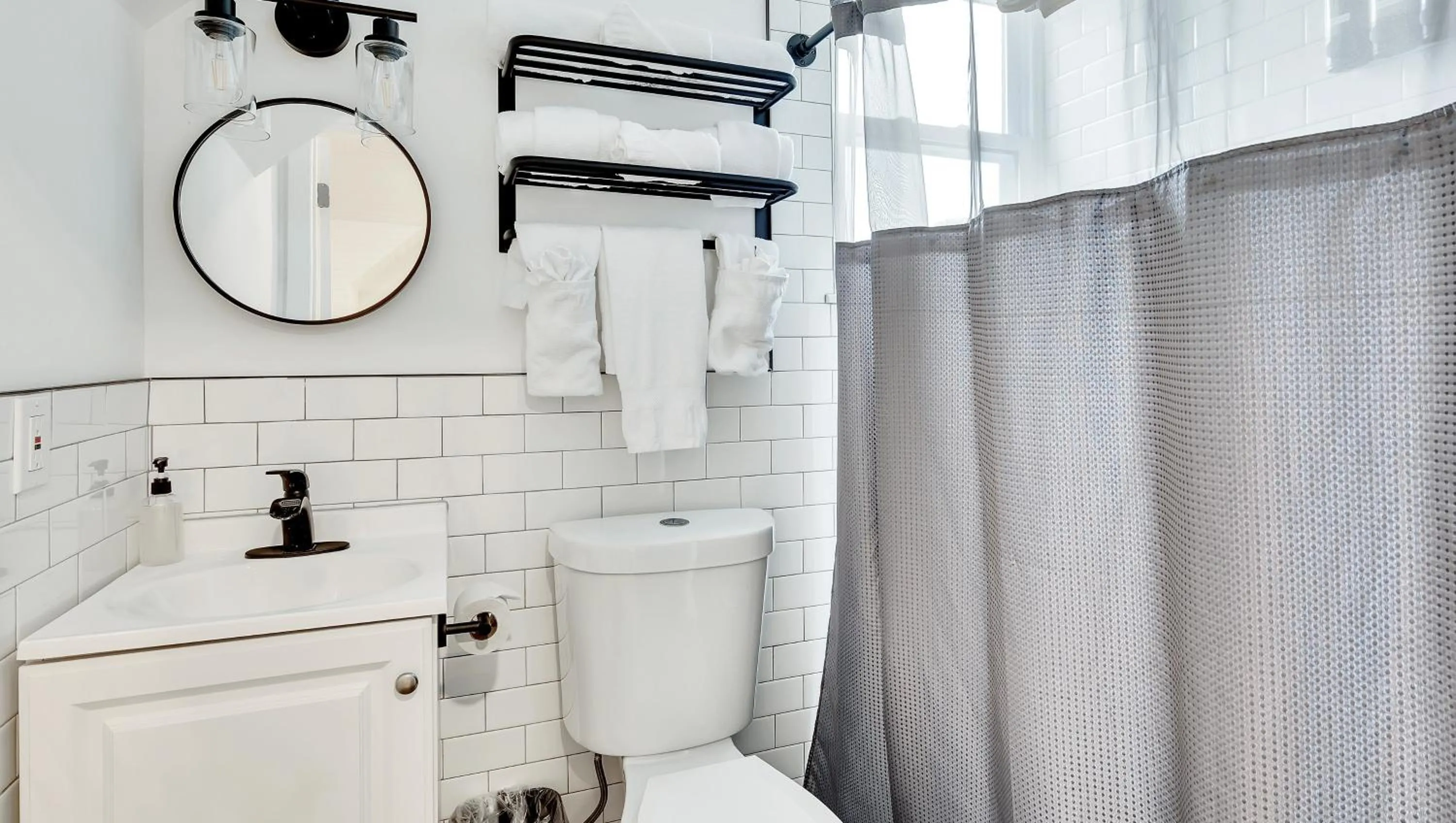 Bathroom in Motel Luzerne