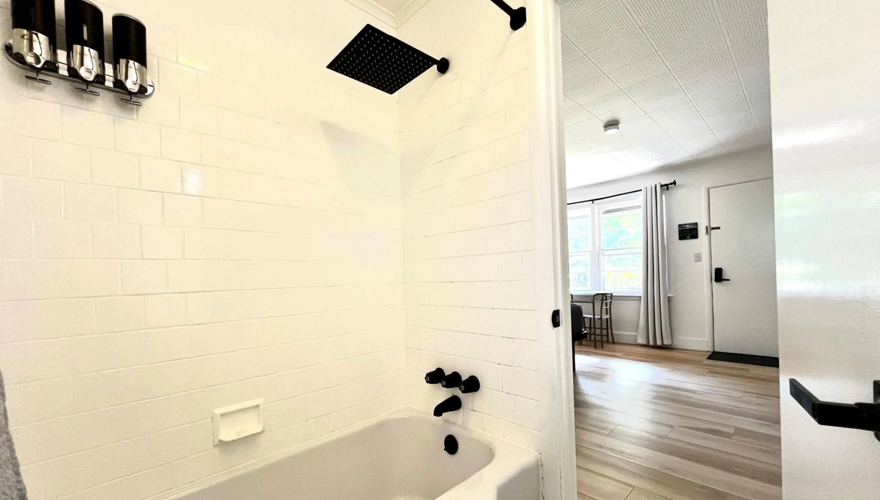 Bathroom in Motel Luzerne