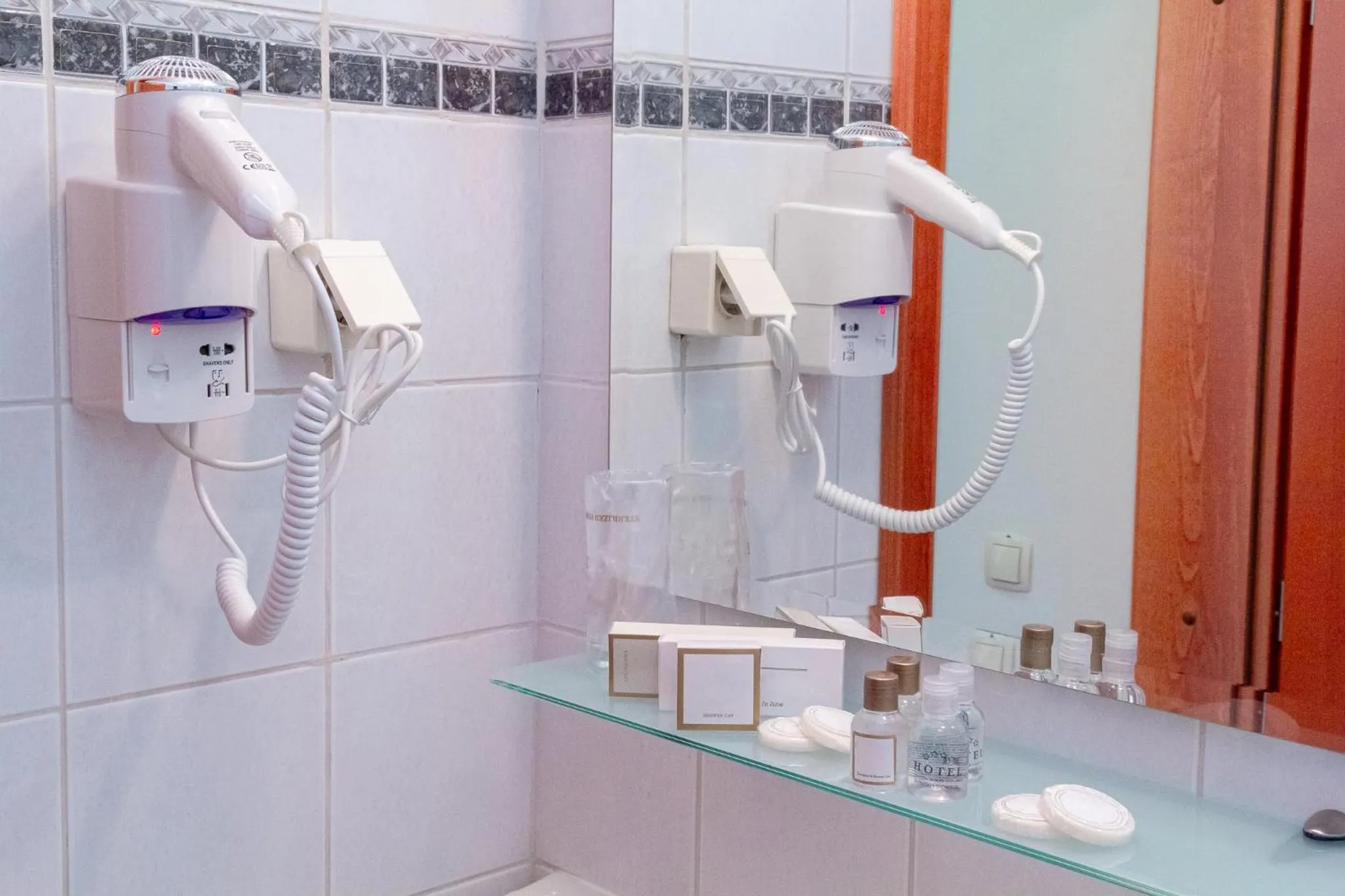 Bathroom in Hotel Art