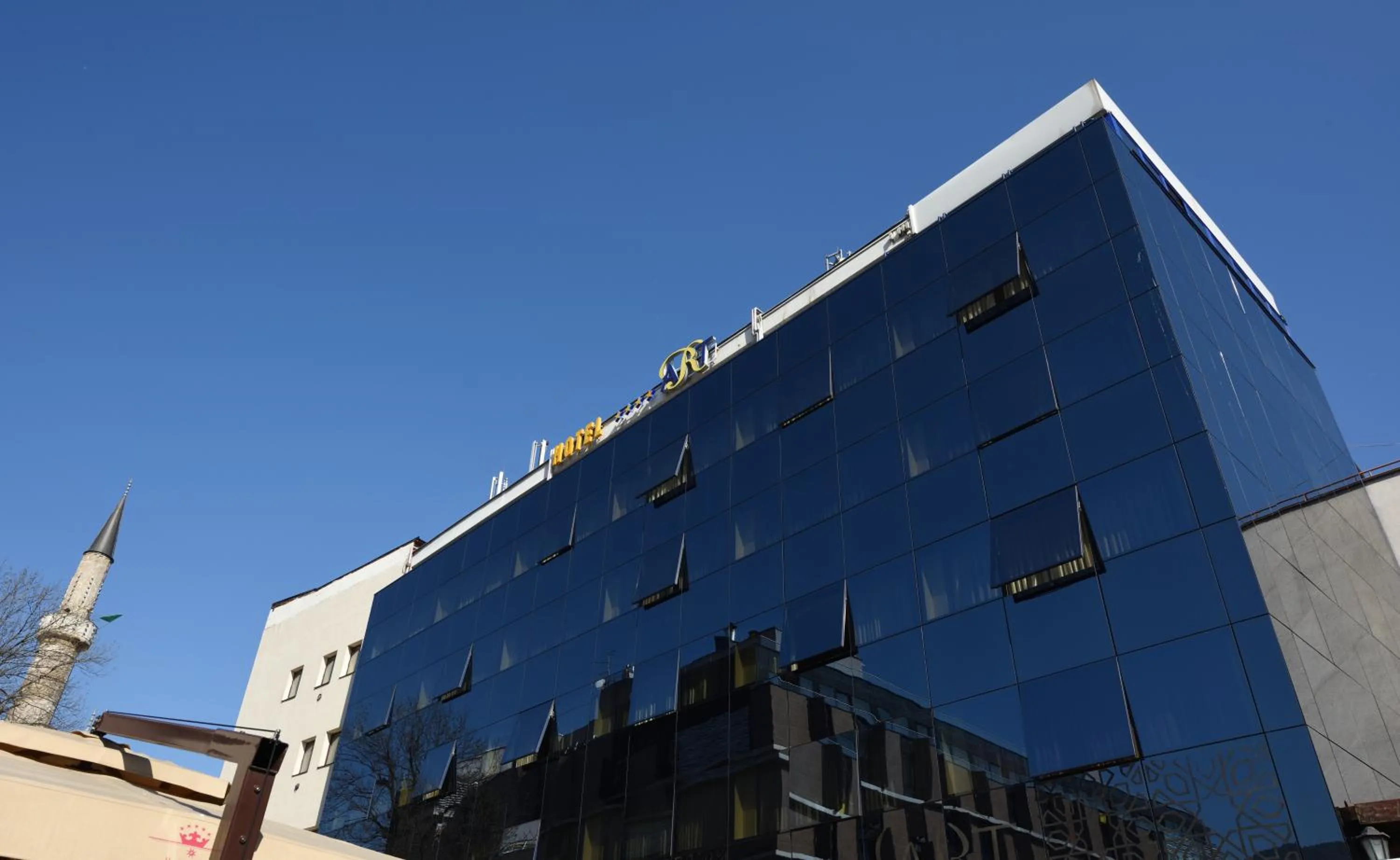 Property building in Hotel Art