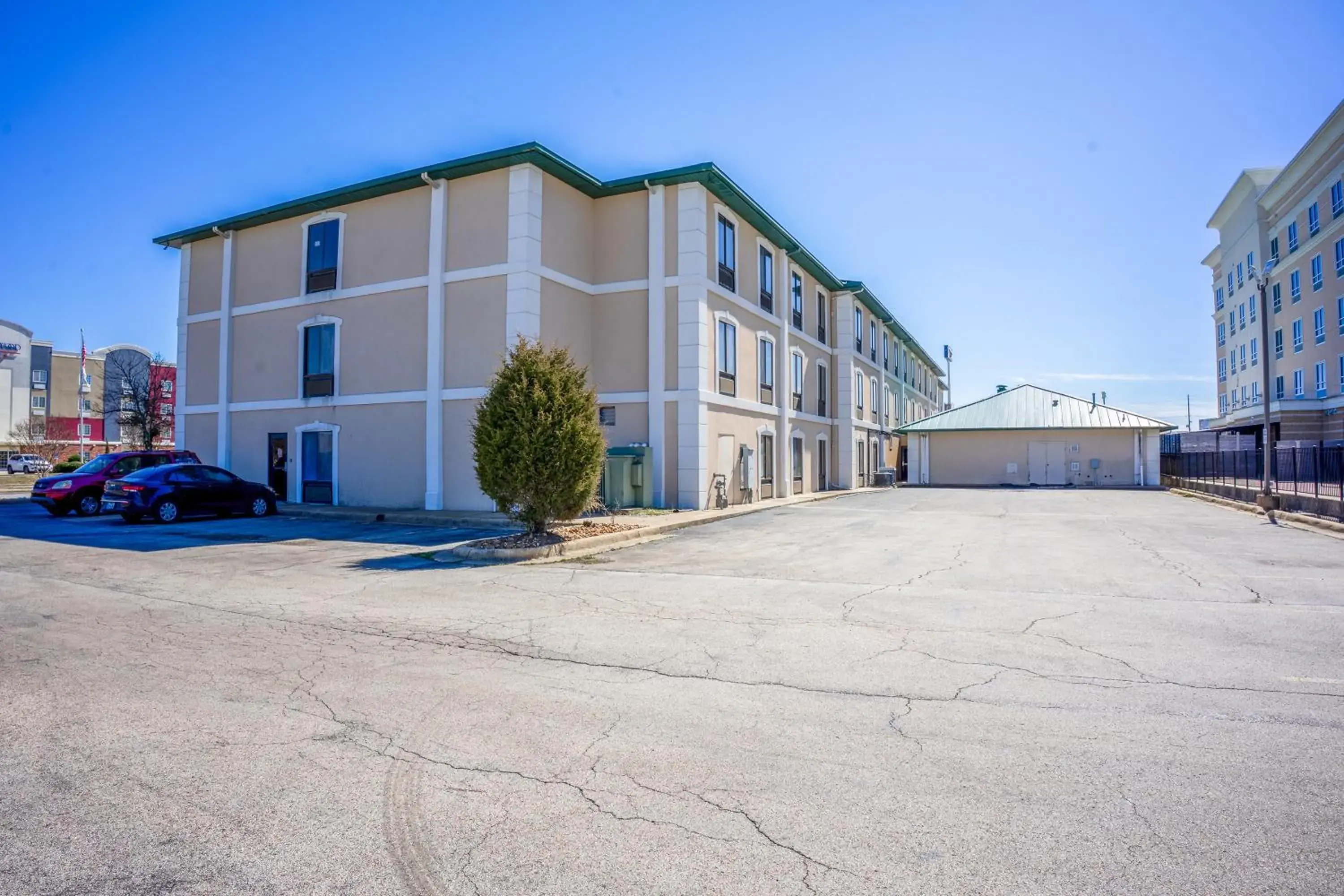 Property building in Ark Suites By OYO Jonesboro I-555 Property building in Ark Suites By OYO Jonesboro I-555