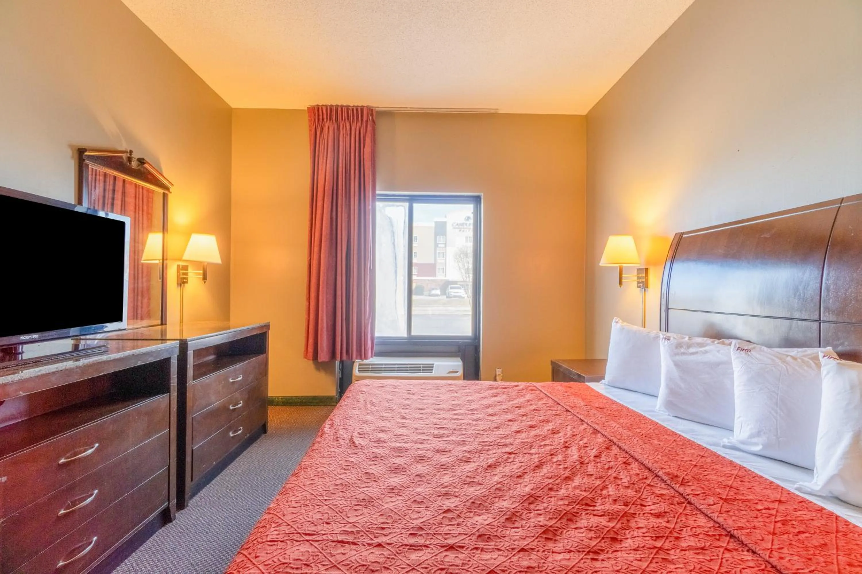 Bedroom, Bed in Ark Suites By OYO Jonesboro I-555