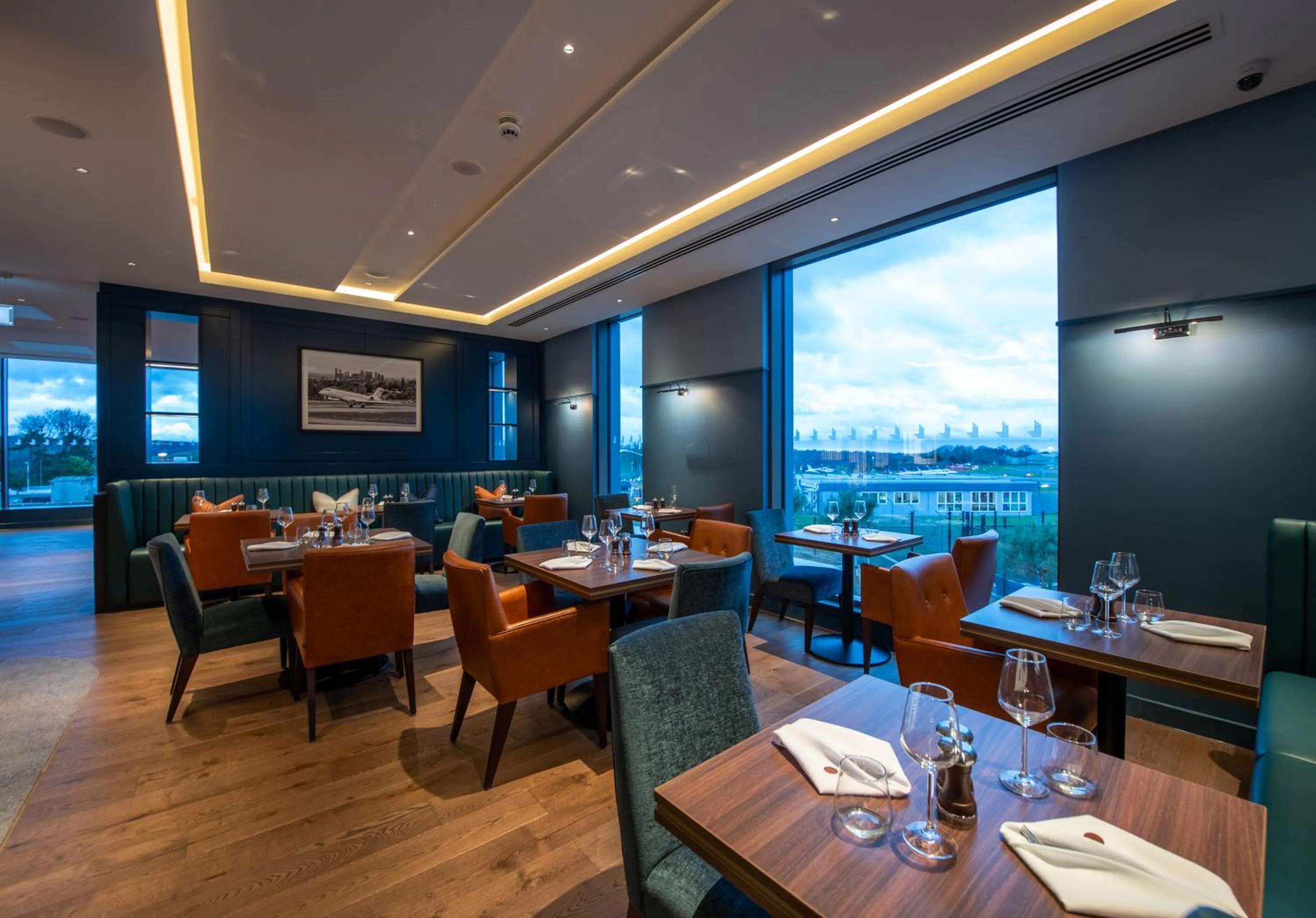 Restaurant/places to eat in The Landing Hotel