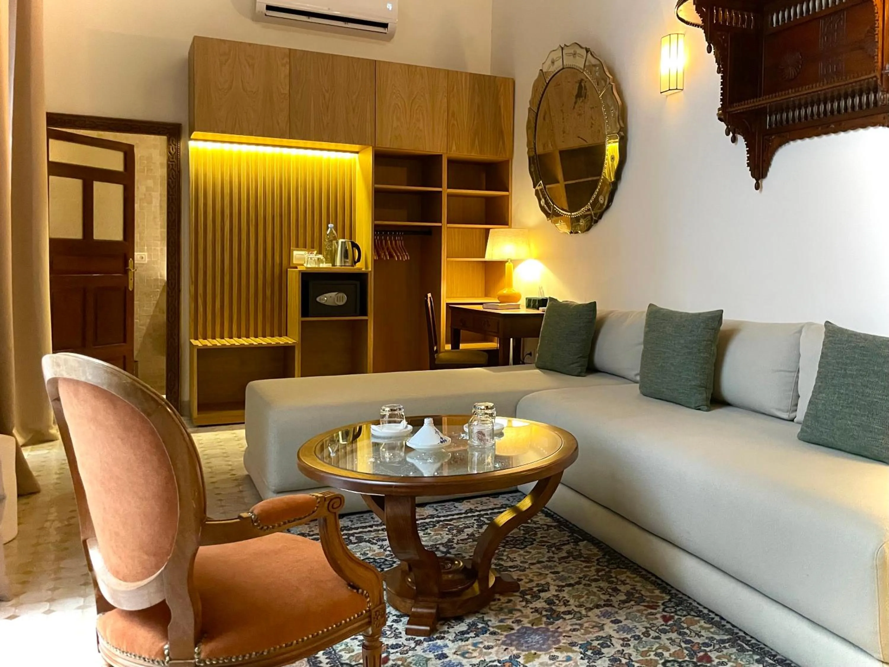 Living room in Riad Zamane Fès - Boutique & Spa