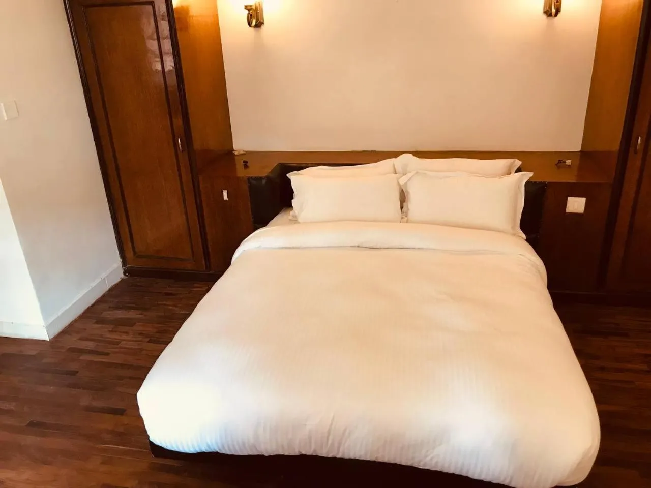 Bedroom, Bed in Courtyard Pujan Hotel