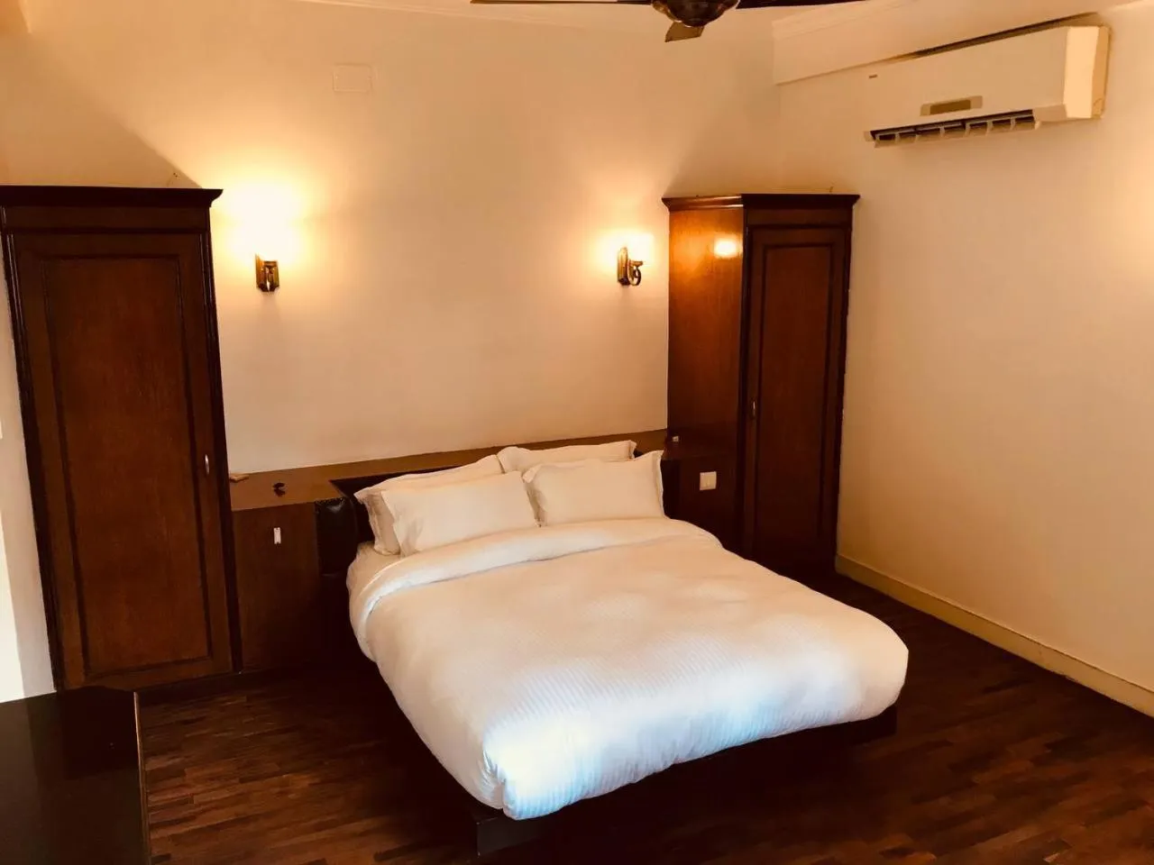 Bed in Courtyard Pujan Hotel